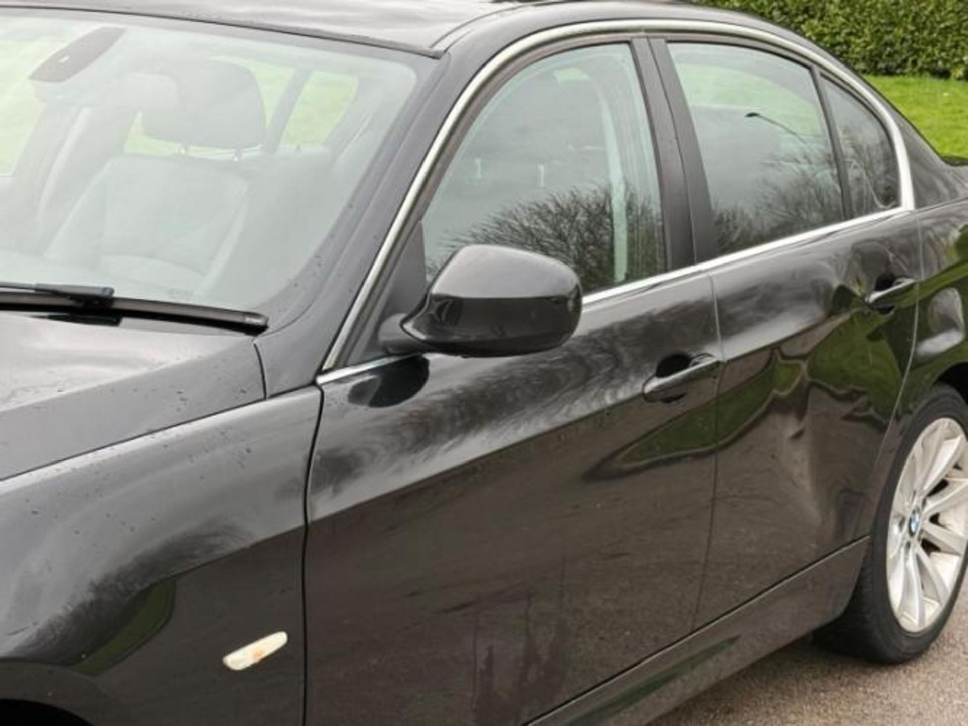2011 BMW 320D EXCLUSIVE EDITION 1995CC MANUAL SALOON BLACK >>--NO VAT ON HAMMER--<< - Image 12 of 25