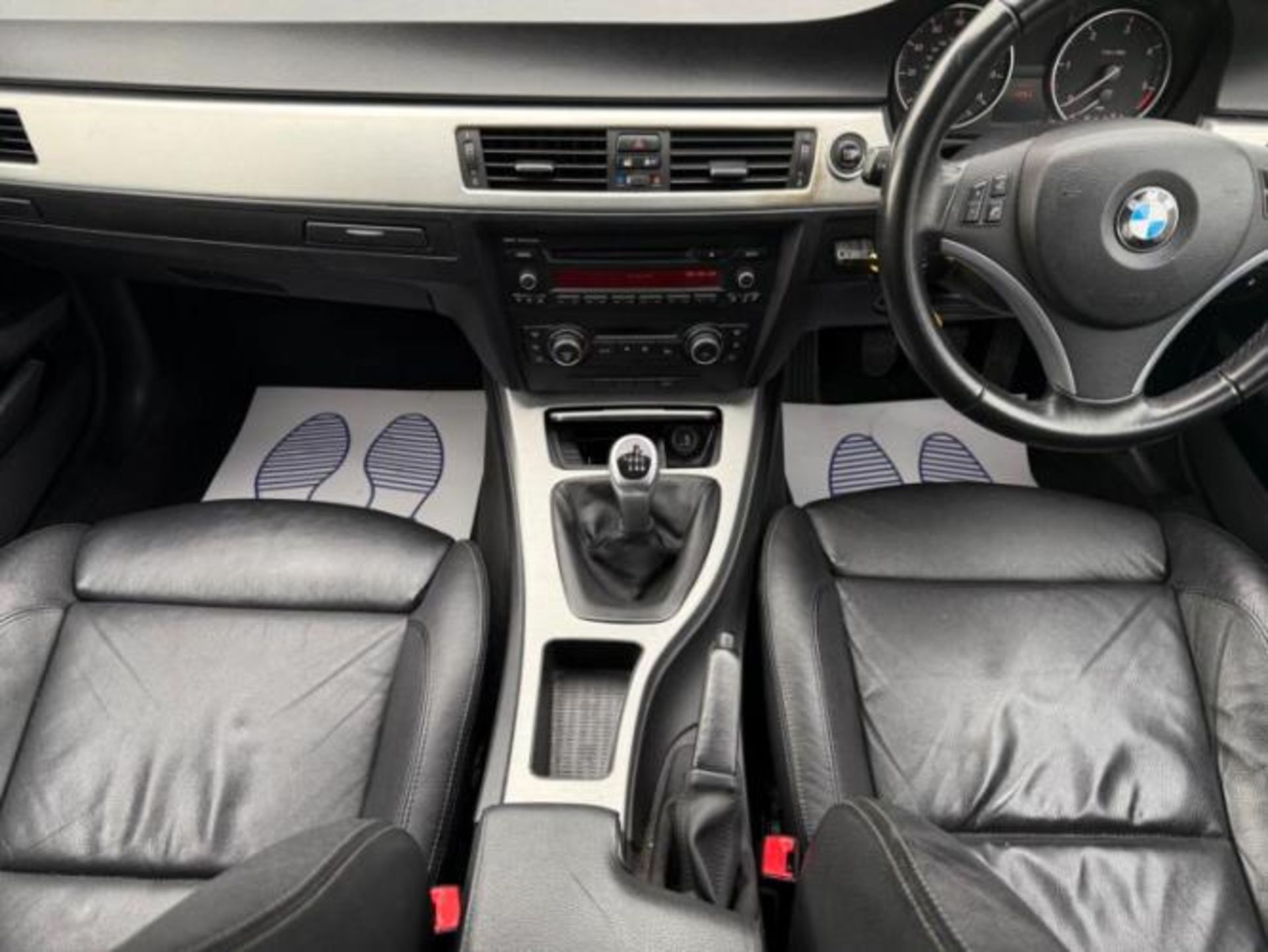 2011 BMW 320D EXCLUSIVE EDITION 1995CC MANUAL SALOON BLACK >>--NO VAT ON HAMMER--<< - Image 17 of 25