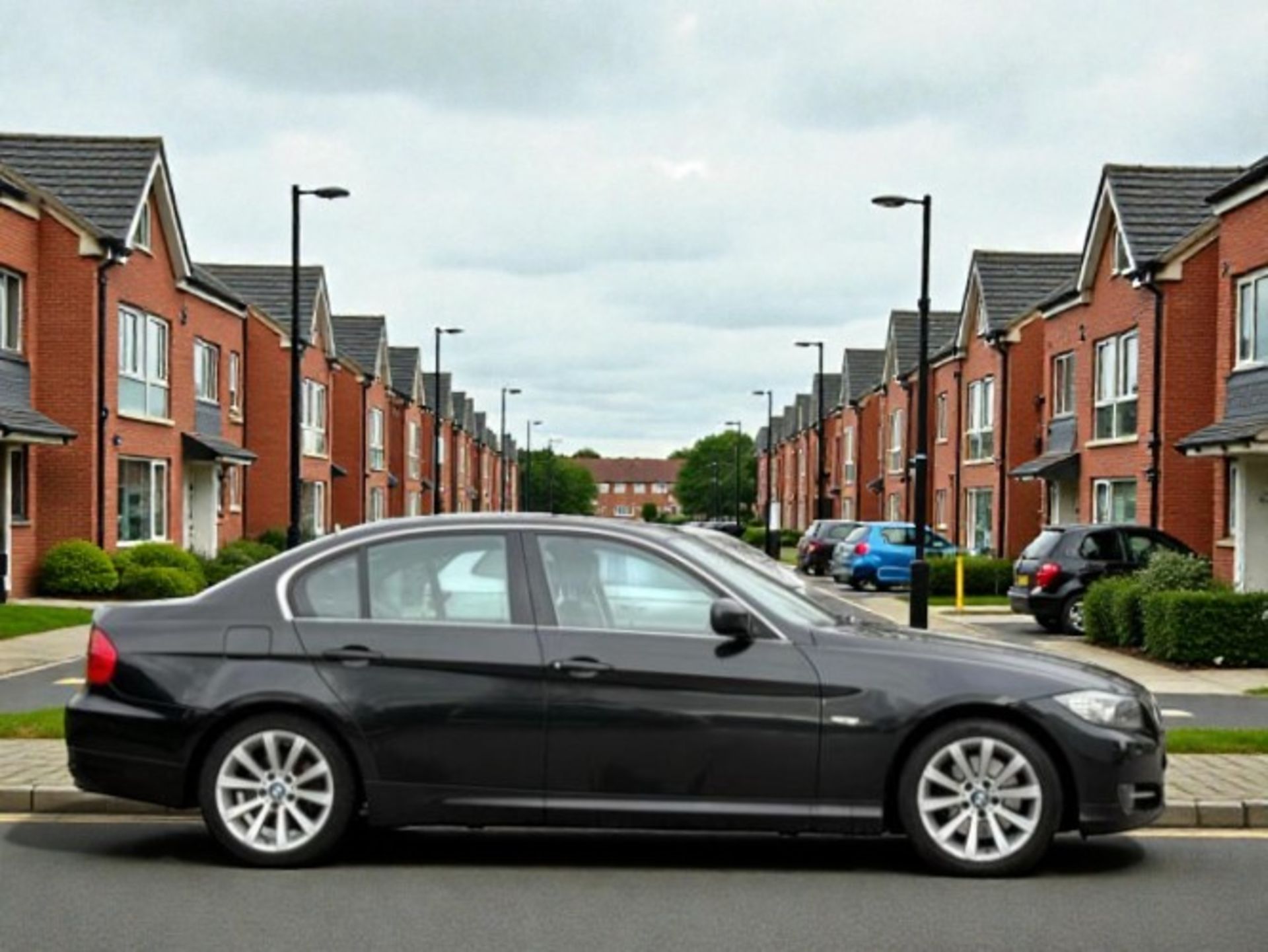 2011 BMW 320D EXCLUSIVE EDITION 1995CC MANUAL SALOON BLACK >>--NO VAT ON HAMMER--<< - Image 9 of 25