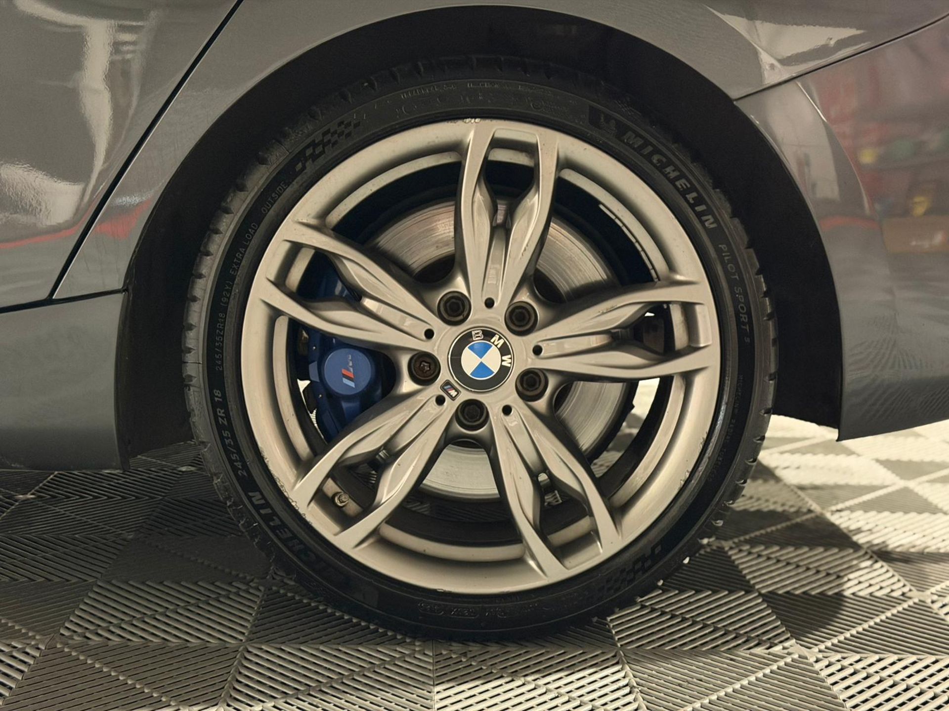 2017 BMW M140I AUTO – GREY >>--NO VAT ON HAMMER--<< - Image 33 of 57