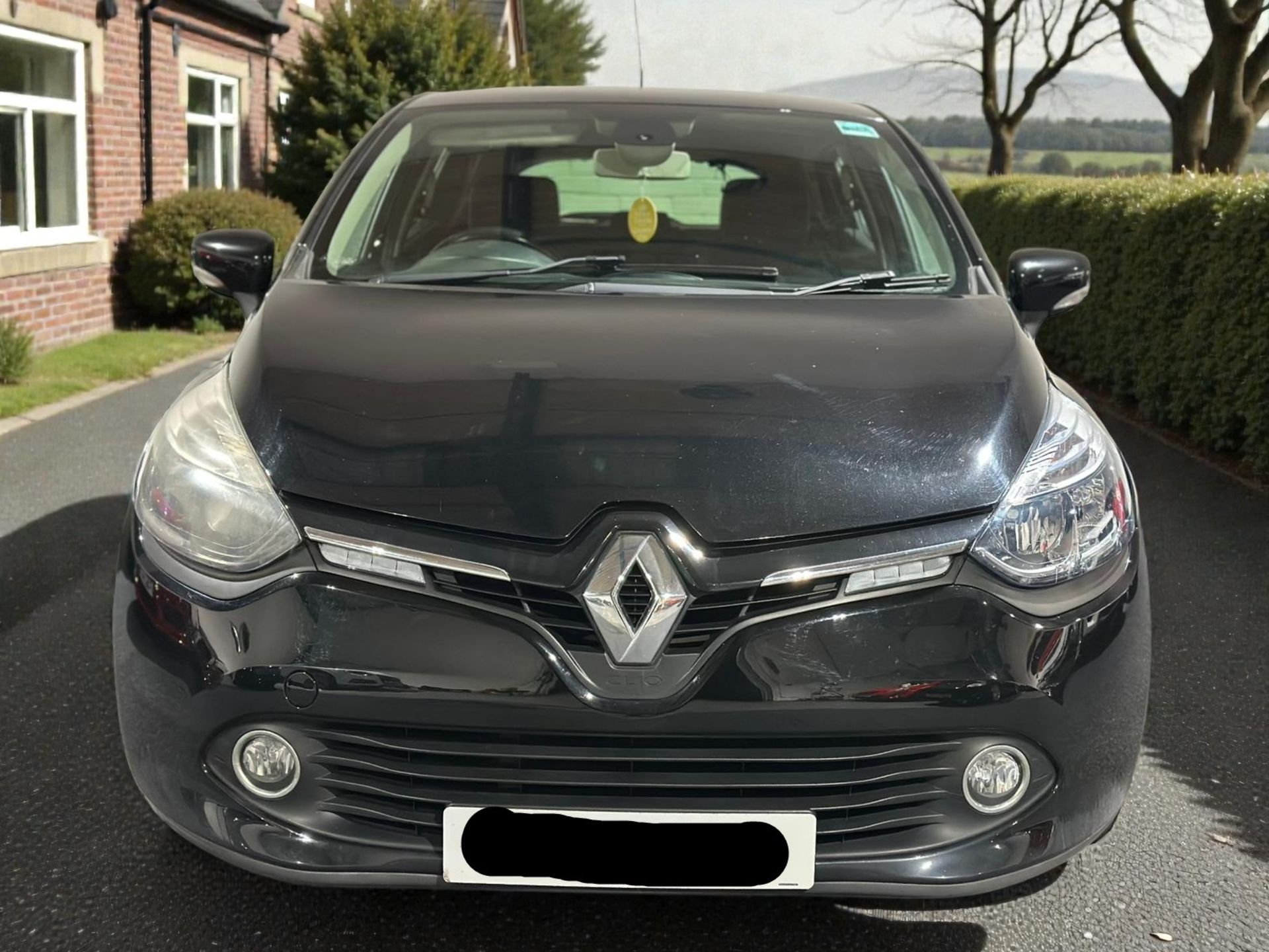 2016 RENAULT CLIO DYNAMIQUE NAV 16V – BLACK >>--NO VAT ON HAMMER--<< - Image 4 of 35