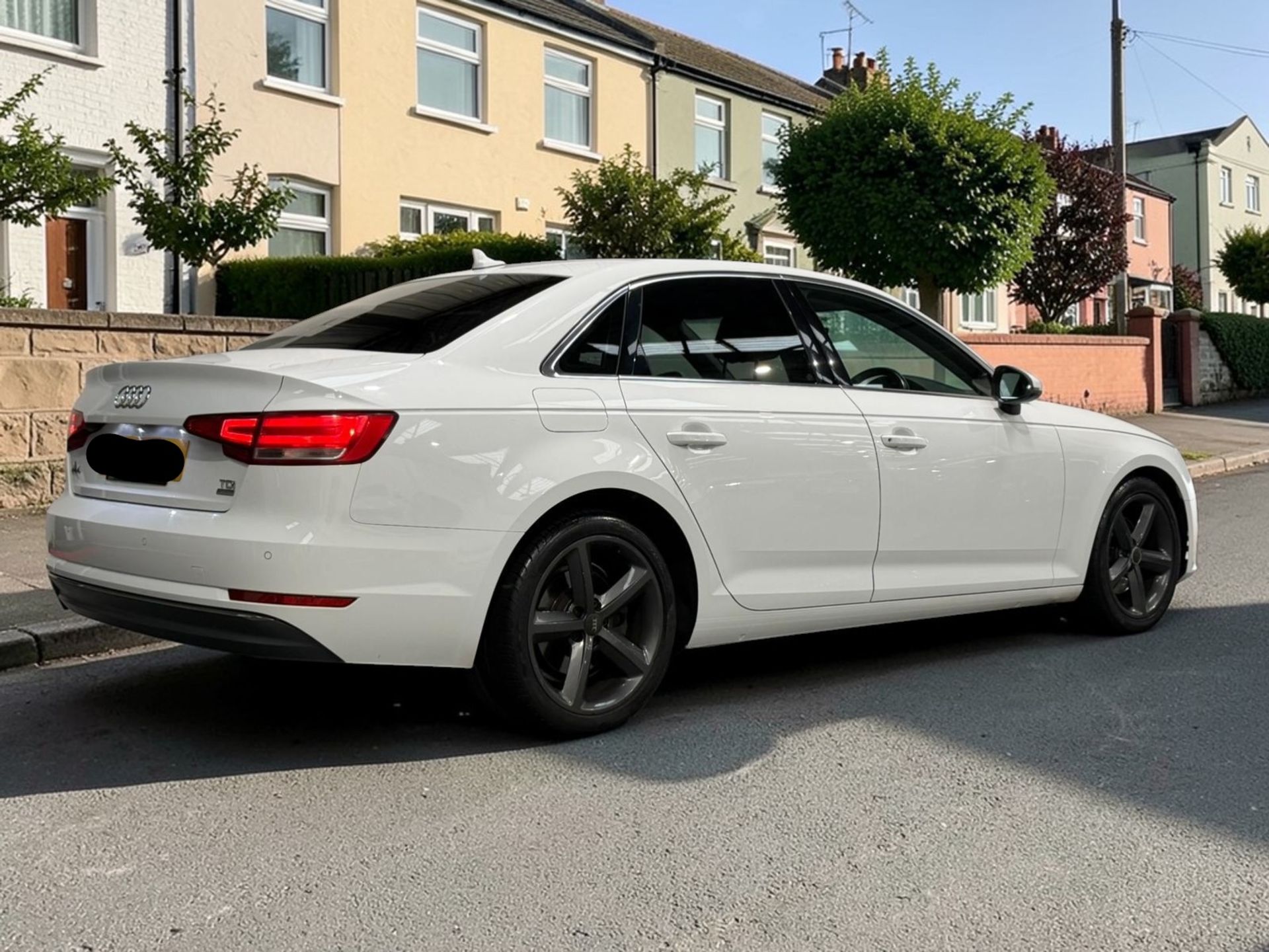 **(ONLY 109K MILEAGE)** 2017 AUDI A4 SE ULTRA TDI 1968CC DIESEL MANUAL >>--NO VAT ON HAMMER--<< - Image 4 of 29