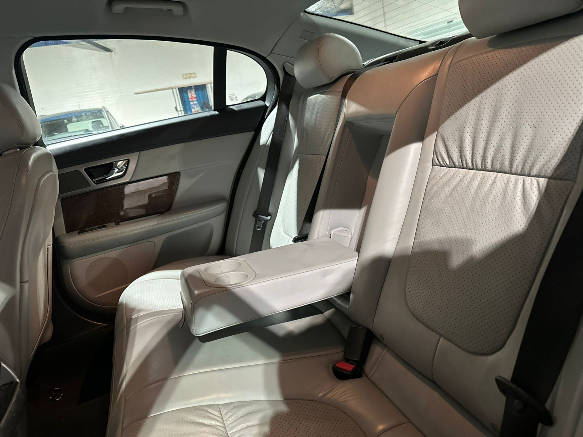 2009 JAGUAR XF PREMIUM LUXURY D V6 A 2.7L AUTOMATIC, 121K MILES >>--NO VAT ON HAMMER--<< - Image 16 of 28