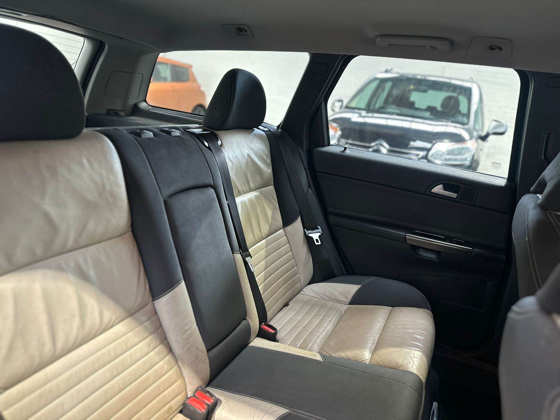 2009 VOLVO V50 R-DESIGN D DRIVE >>--NO VAT ON HAMMER--<< - Image 14 of 23