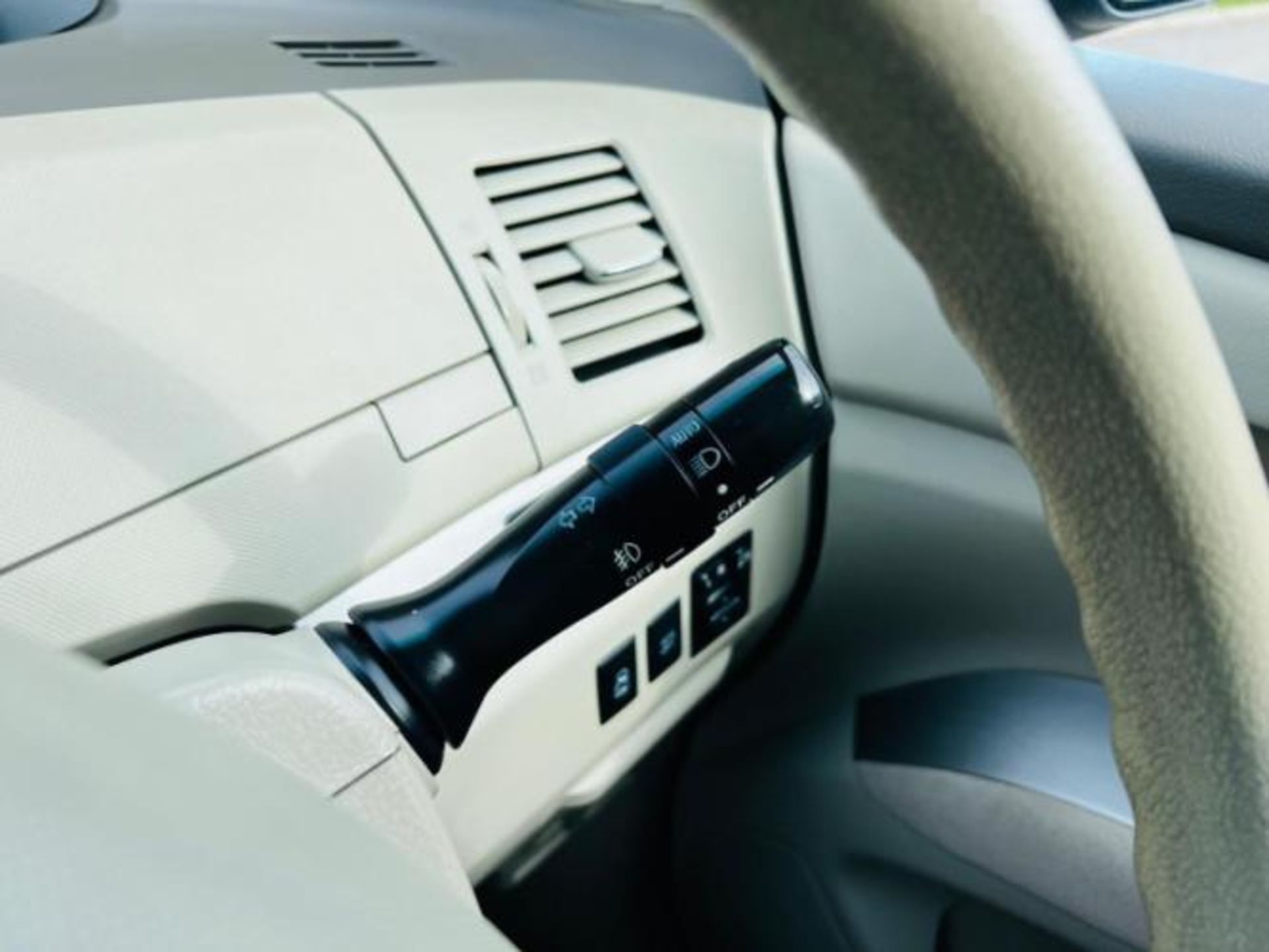 2009 TOYOTA ESTIMA 2.4 PETROL HYBRID AUTOMATIC 4WD 8-SEATER MPV >>--NO VAT ON HAMMER--<< - Image 32 of 44