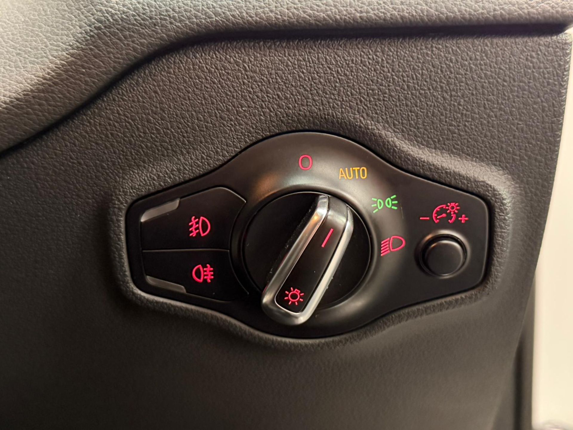 **(ONLY 107K MILEAGE)** 2013 AUDI Q5 2.0 TFSI S LINE PLUS TIPTRONIC >>--NO VAT ON HAMMER--<< - Image 25 of 39