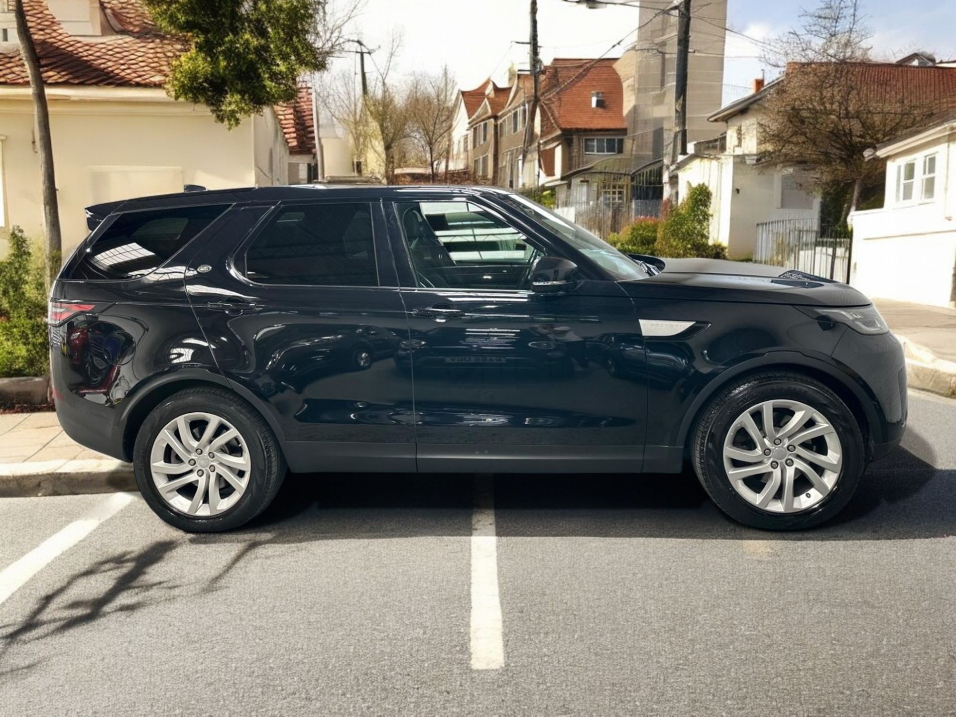 **(ONLY 76K MILEAGE)** 2017 LAND ROVER DISCOVERY HSE >>--NO VAT ON HAMMER--<< - Image 6 of 47