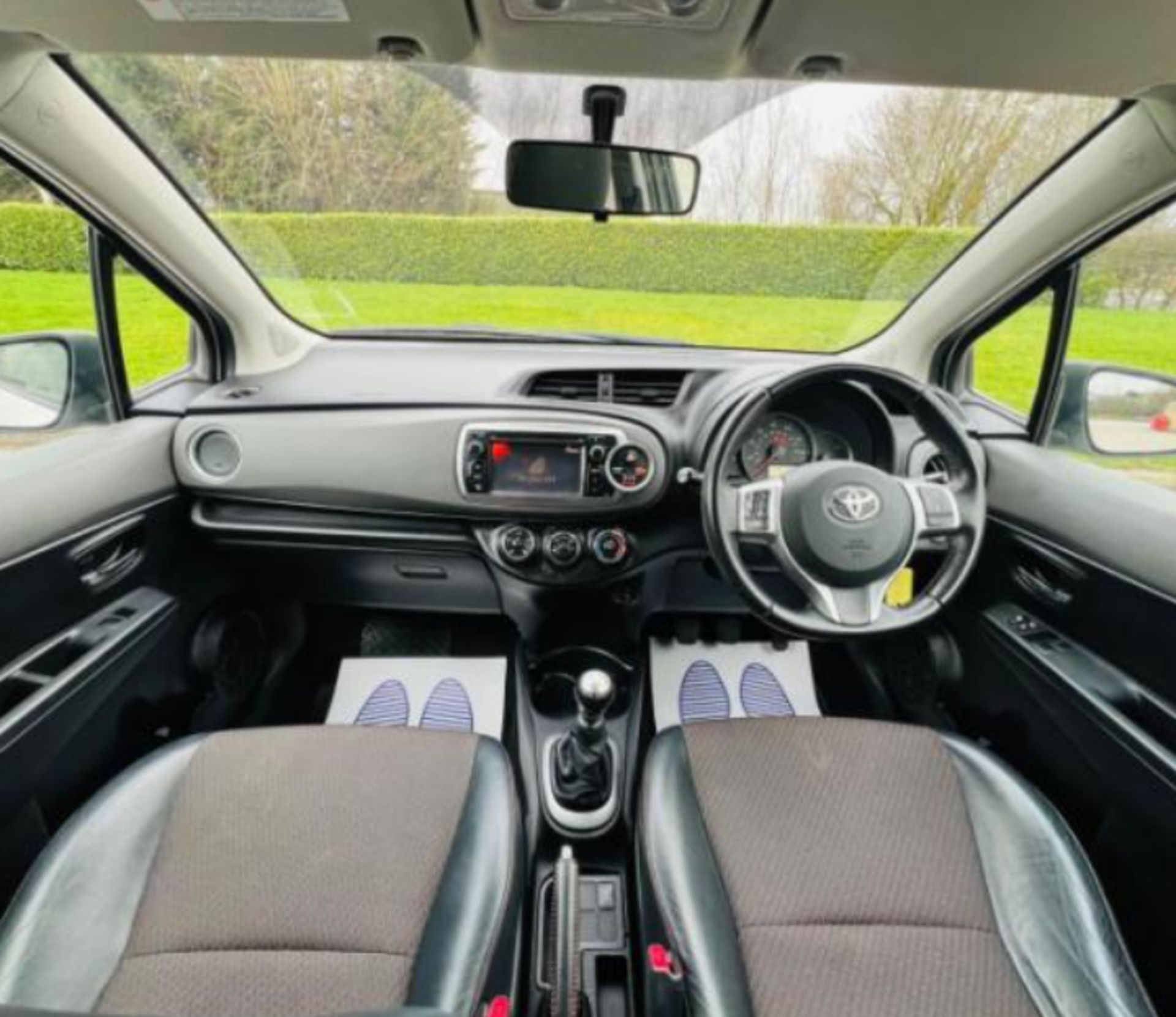 **(ONLY 63K MILEAGE)** 2012 TOYOTA YARIS 1.33 DUAL VVT-I TREND MANUAL >>--NO VAT ON HAMMER--<< - Image 24 of 30