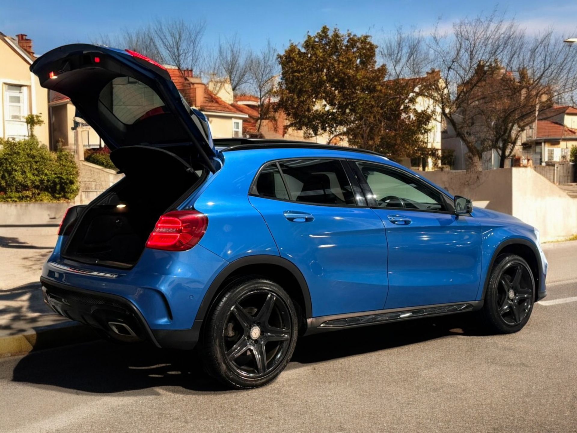 **(ONLY 62K MILEAGE)** 2015 MERCEDES-BENZ GLA 220D AMG LINE (PREMIUM PLUS) >>--NO VAT ON HAMMER--<< - Image 8 of 46