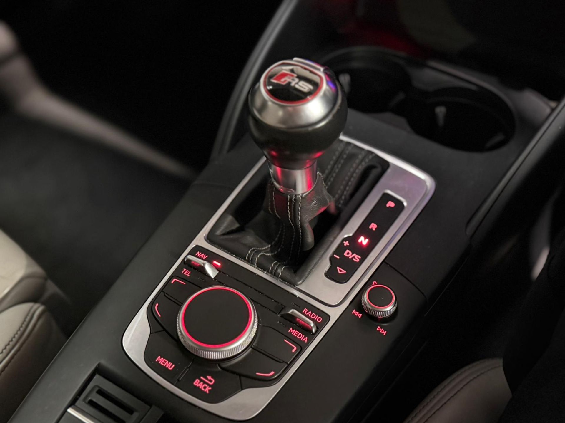 **(ONLY 45K MILEAGE)** 2015 AUDI RS3 2.5 TFSI SPORTBACK S TRONIC QUATTRO >>--NO VAT ON HAMMER--<< - Image 24 of 28