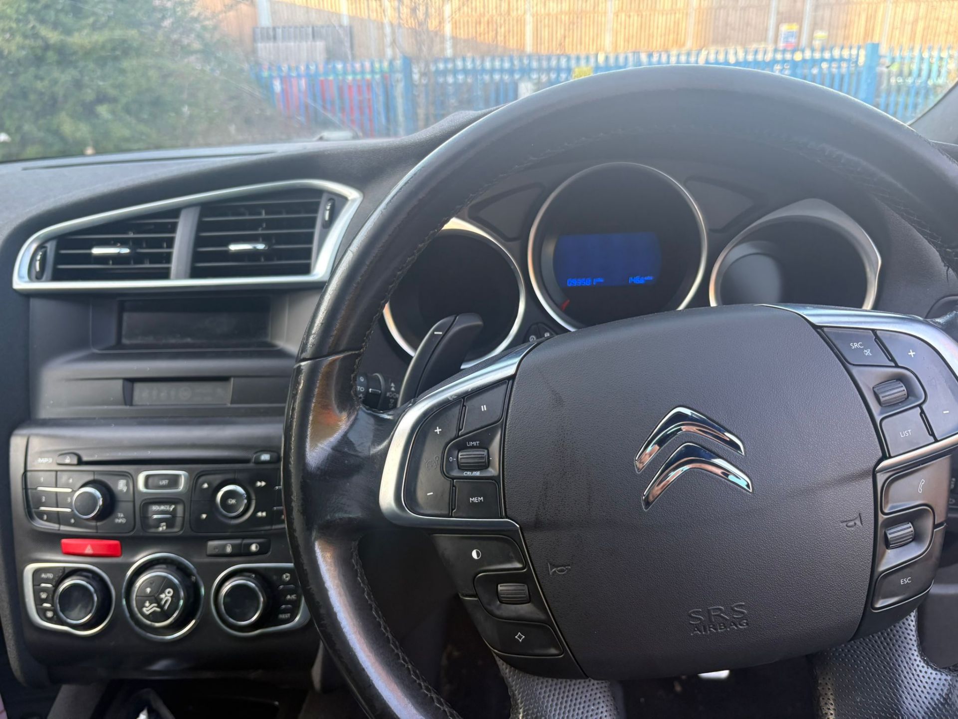 **(ONLY 91K MILEAGE)** 2012 CITROEN DS4 DSTYLE E-HDI AIRDREAM AUTO 1.6 >>--NO VAT ON HAMMER--<< - Image 7 of 10