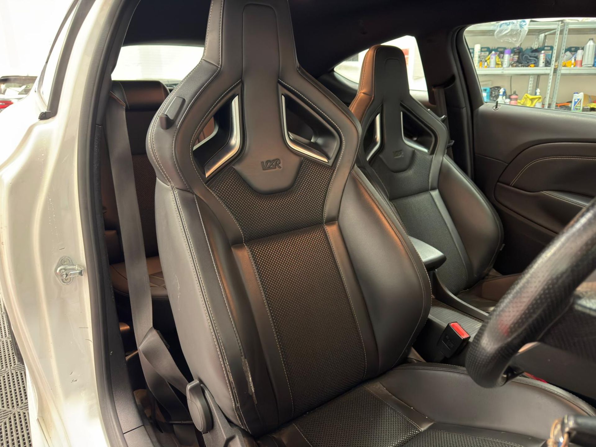 **(ONLY 97K MILEAGE)** 2014 VAUXHALL ASTRA VXR 2.0T PETROL MANUAL >>--NO VAT ON HAMMER--<< - Image 15 of 21