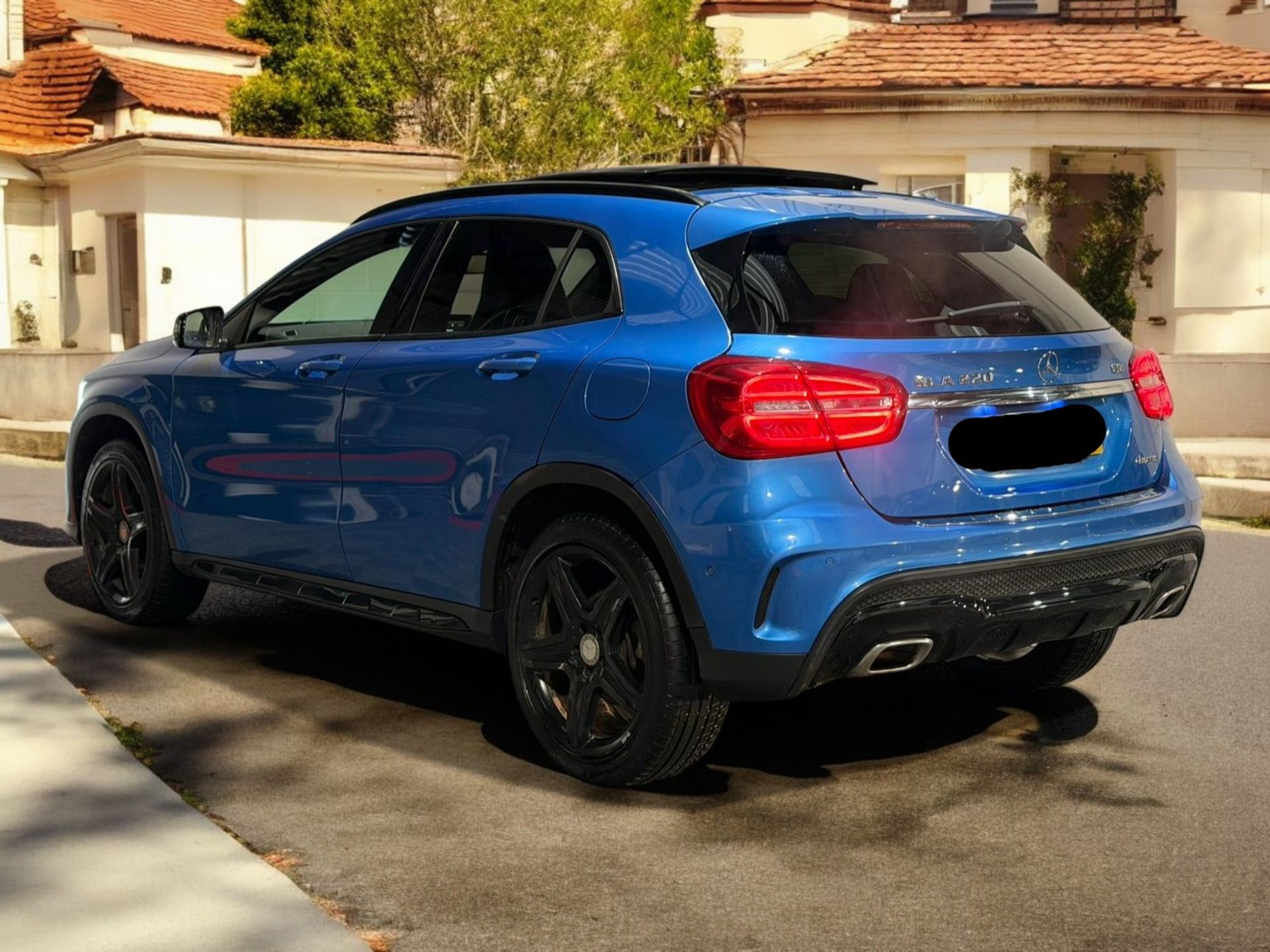 **(ONLY 62K MILEAGE)** 2015 MERCEDES-BENZ GLA 220D AMG LINE (PREMIUM PLUS) >>--NO VAT ON HAMMER--<< - Image 6 of 46