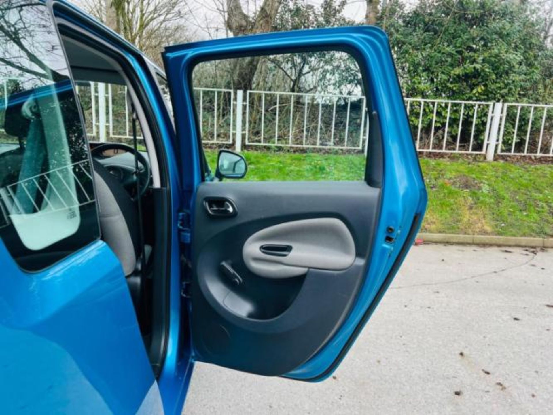**(ONLY 120K MILEAGE)** 2010 CITROEN C3 PICASSO VTR PLUS HDI 1.6 DIESEL >>--NO VAT ON HAMMER--<< - Image 24 of 29