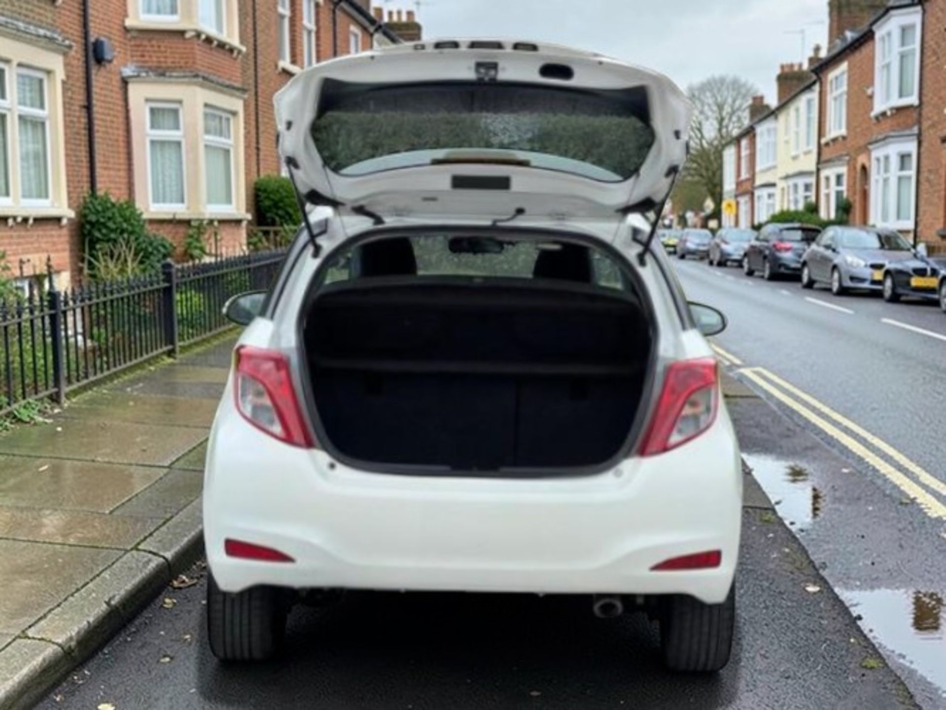 **(ONLY 63K MILEAGE)** 2012 TOYOTA YARIS 1.33 DUAL VVT-I TREND MANUAL >>--NO VAT ON HAMMER--<< - Image 2 of 30