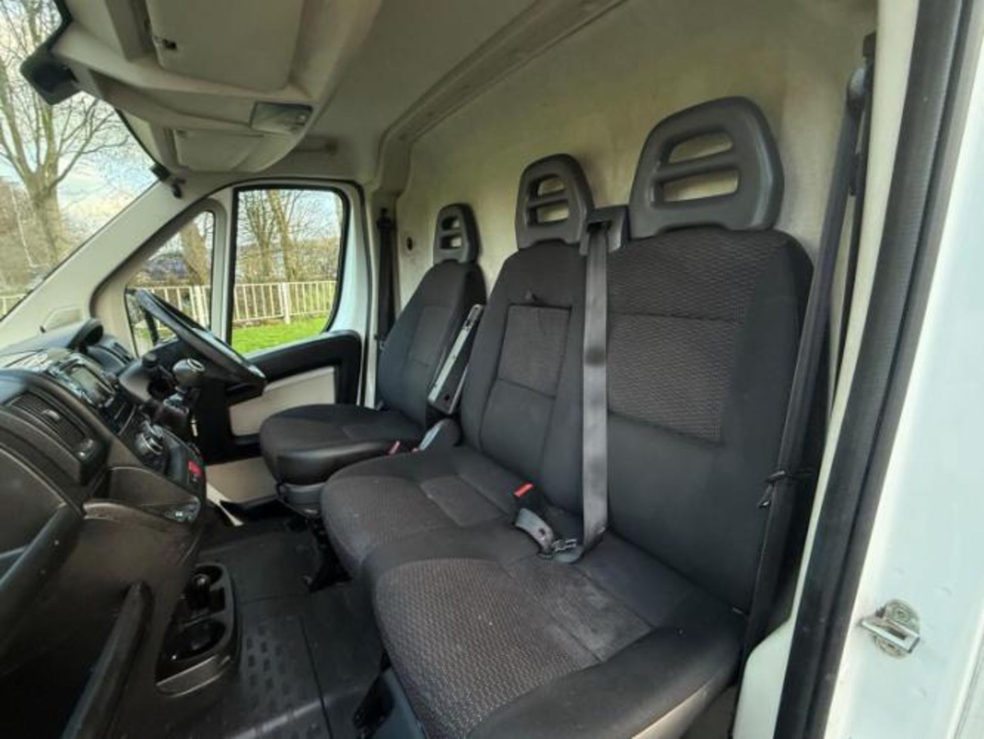 **(ONLY 101K MILEAGE)** 2017 CITROEN RELAY 35 L3H2 EPRISE BLUEHDI 1997CC >>--NO VAT ON HAMMER--<< - Image 10 of 24