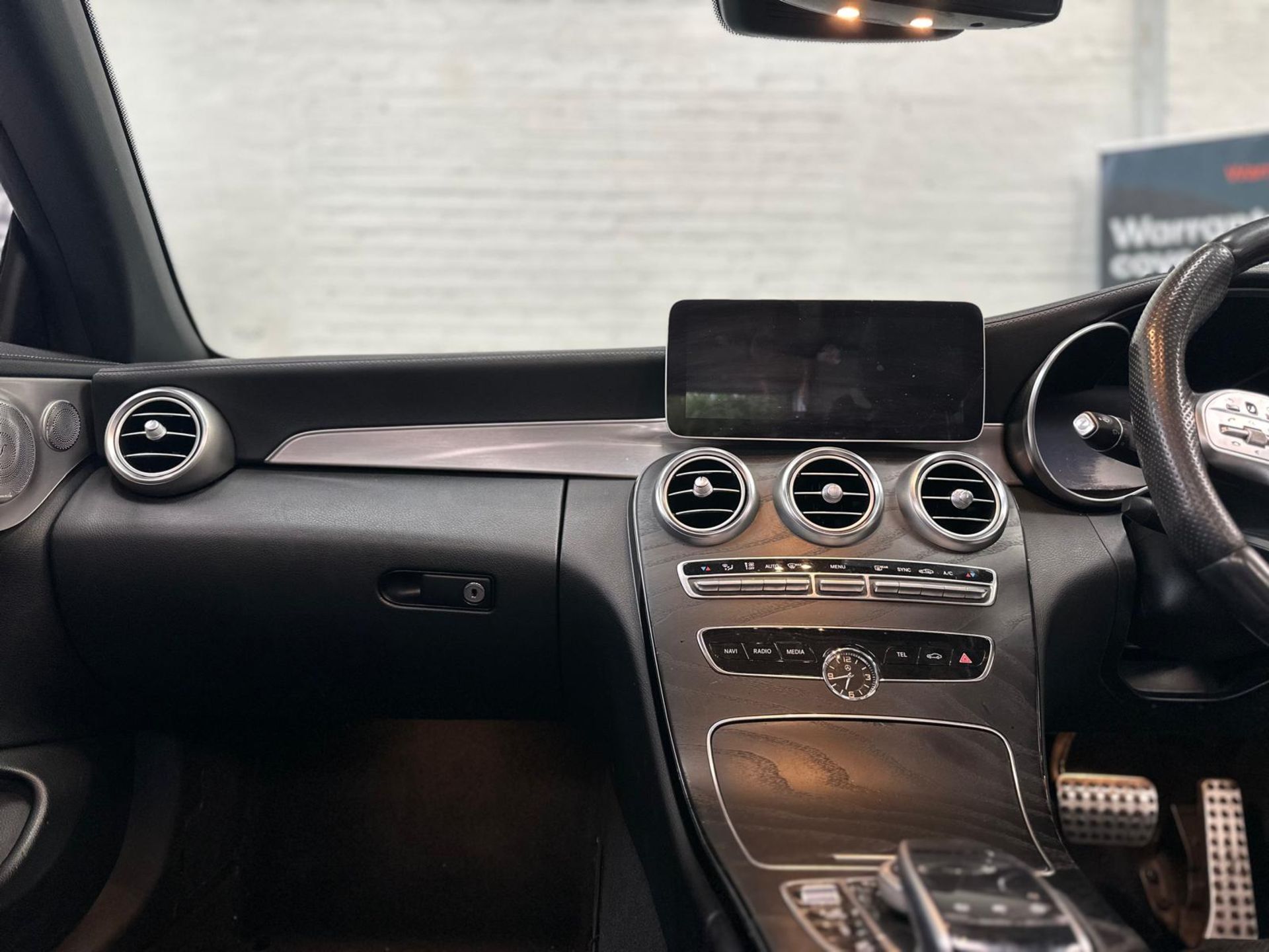 **(ONLY 67K MILEAGE)** 2018 MERCEDES-BENZ C43 AMG PREMIUM PLUS – 3.0L – >>--NO VAT ON HAMMER--<< - Image 11 of 20