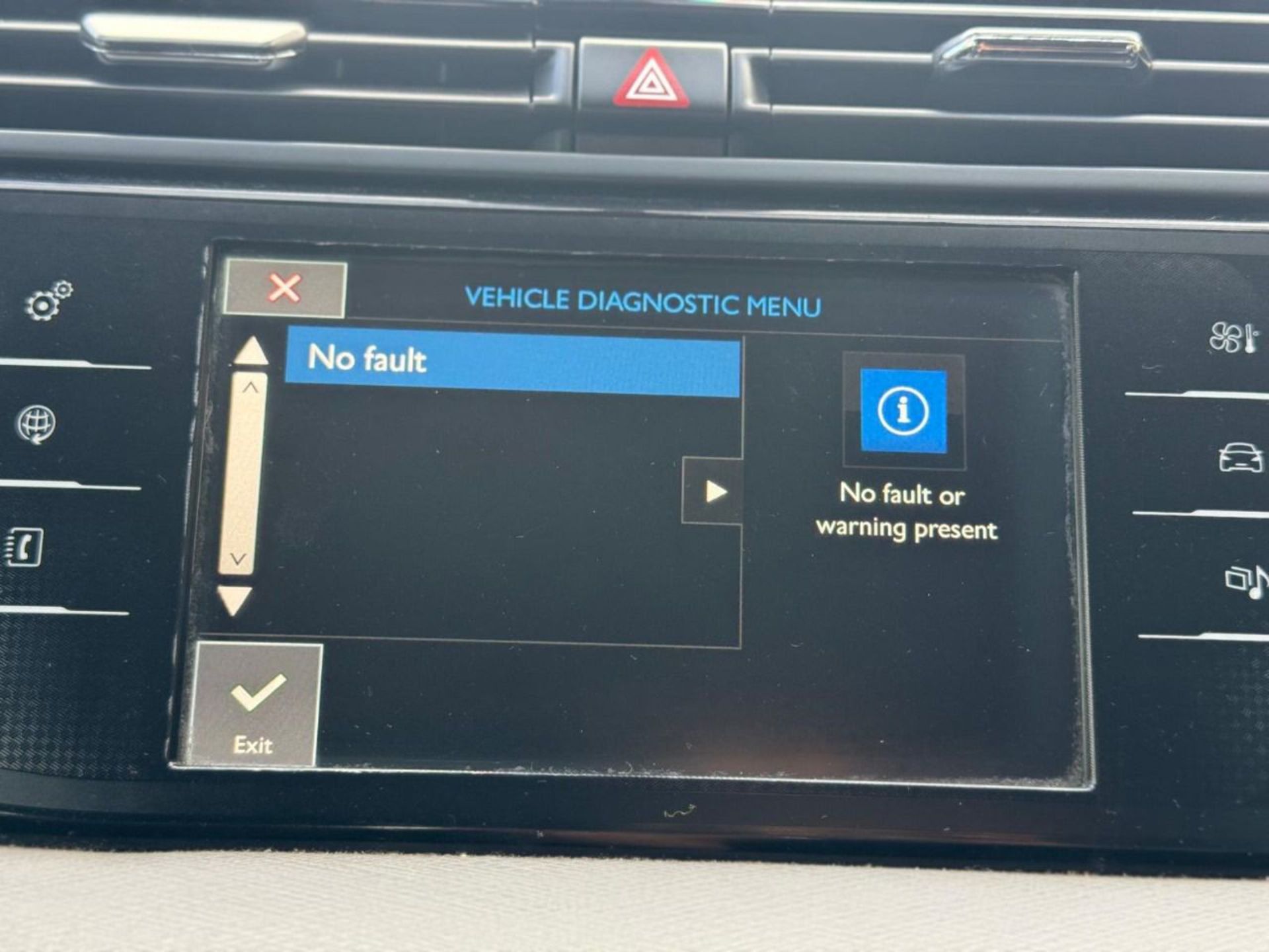 2015 CITROEN GRAND C4 PICASSO 1.6 E-HDI VTR >>--NO VAT ON HAMMER--<< - Image 25 of 32