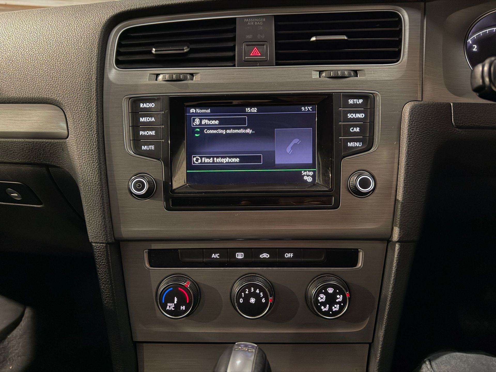 2014 VOLKSWAGEN GOLF MATCH TDI BMT S-A 1.6 DIESEL HATCHBACK >>--NO VAT ON HAMMER--<< - Image 17 of 29