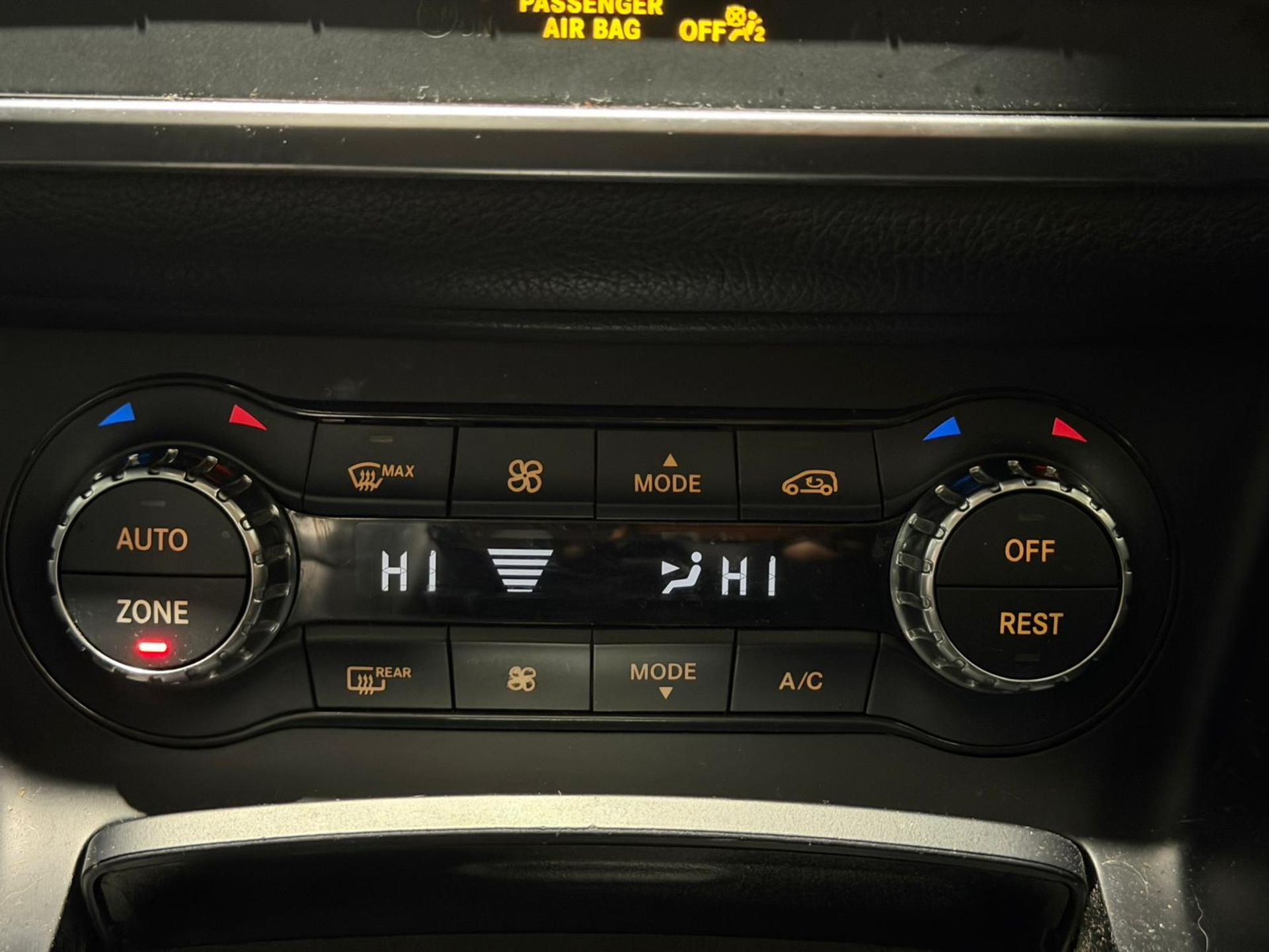 **(ONLY 62K MILEAGE)** 2015 MERCEDES-BENZ GLA 220D AMG LINE (PREMIUM PLUS) >>--NO VAT ON HAMMER--<< - Image 39 of 46