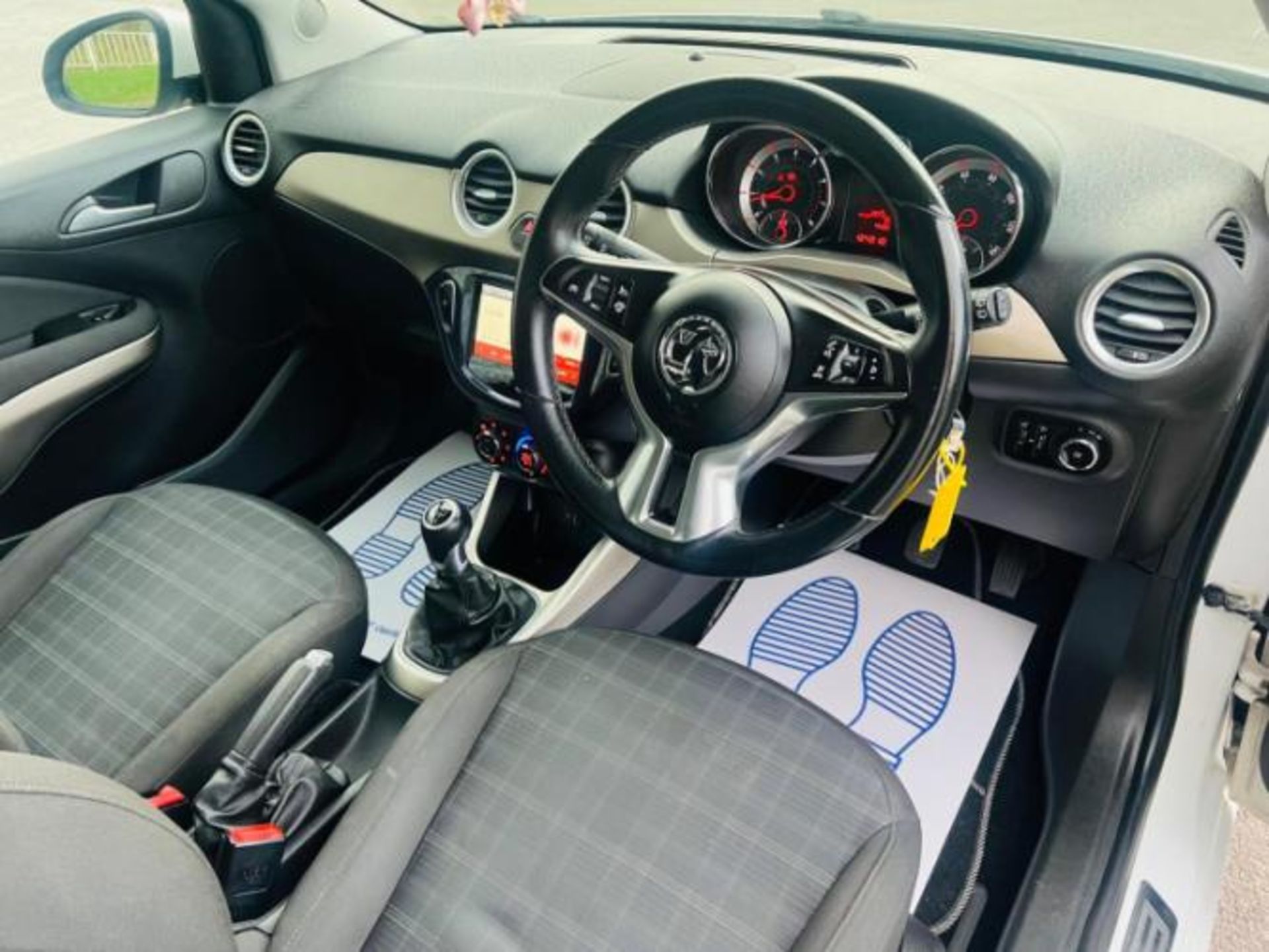 VAUXHALL ADAM 1.2 16V GLAM 3DR – 2013 – PETROL MANUAL >>--NO VAT ON HAMMER--<< - Image 15 of 30