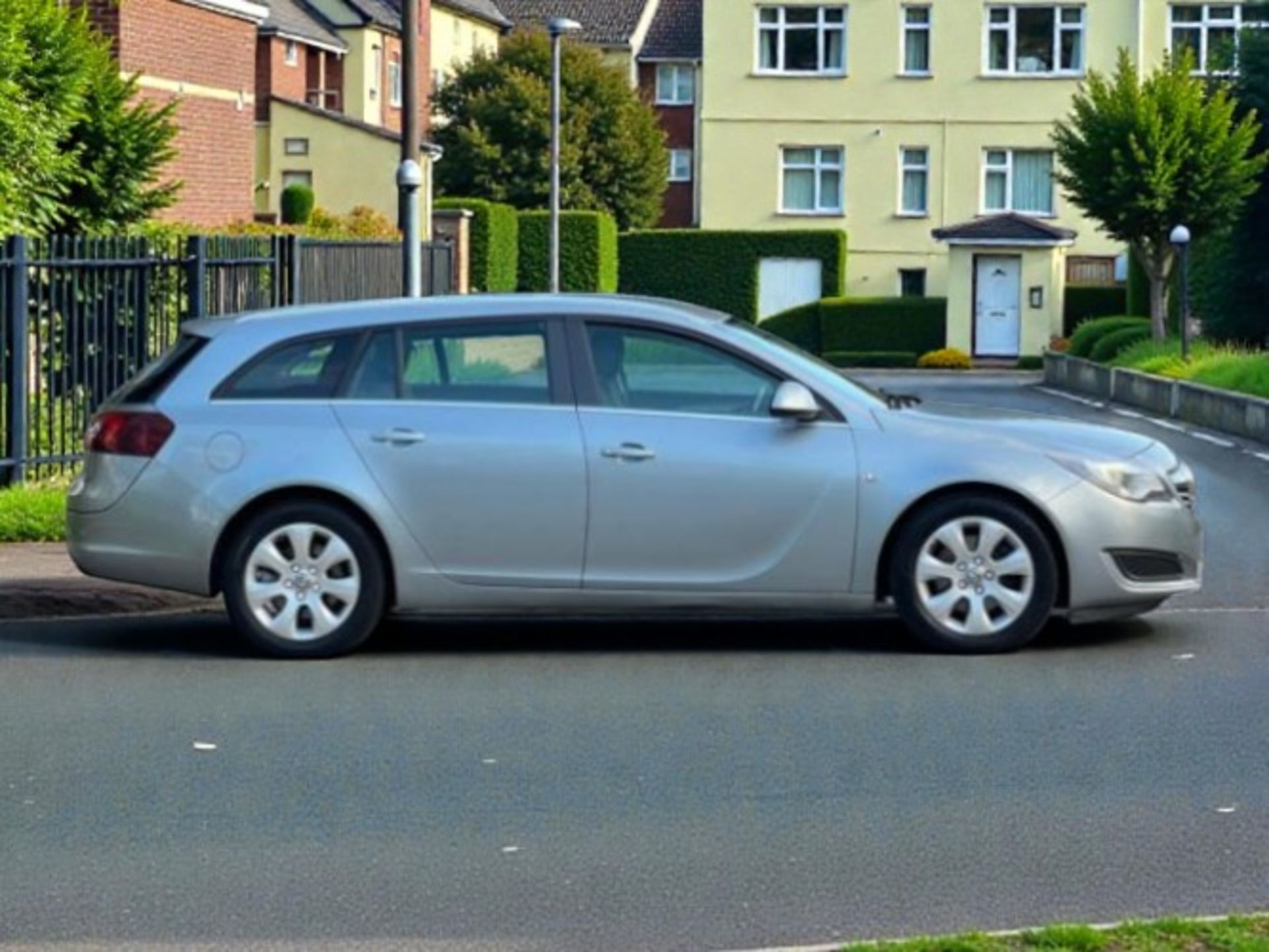 2013 VAUXHALL INSIGNIA DESIGN CDTI ECO S/S 1956CC MANUAL >>--NO VAT ON HAMMER--<< - Image 5 of 31