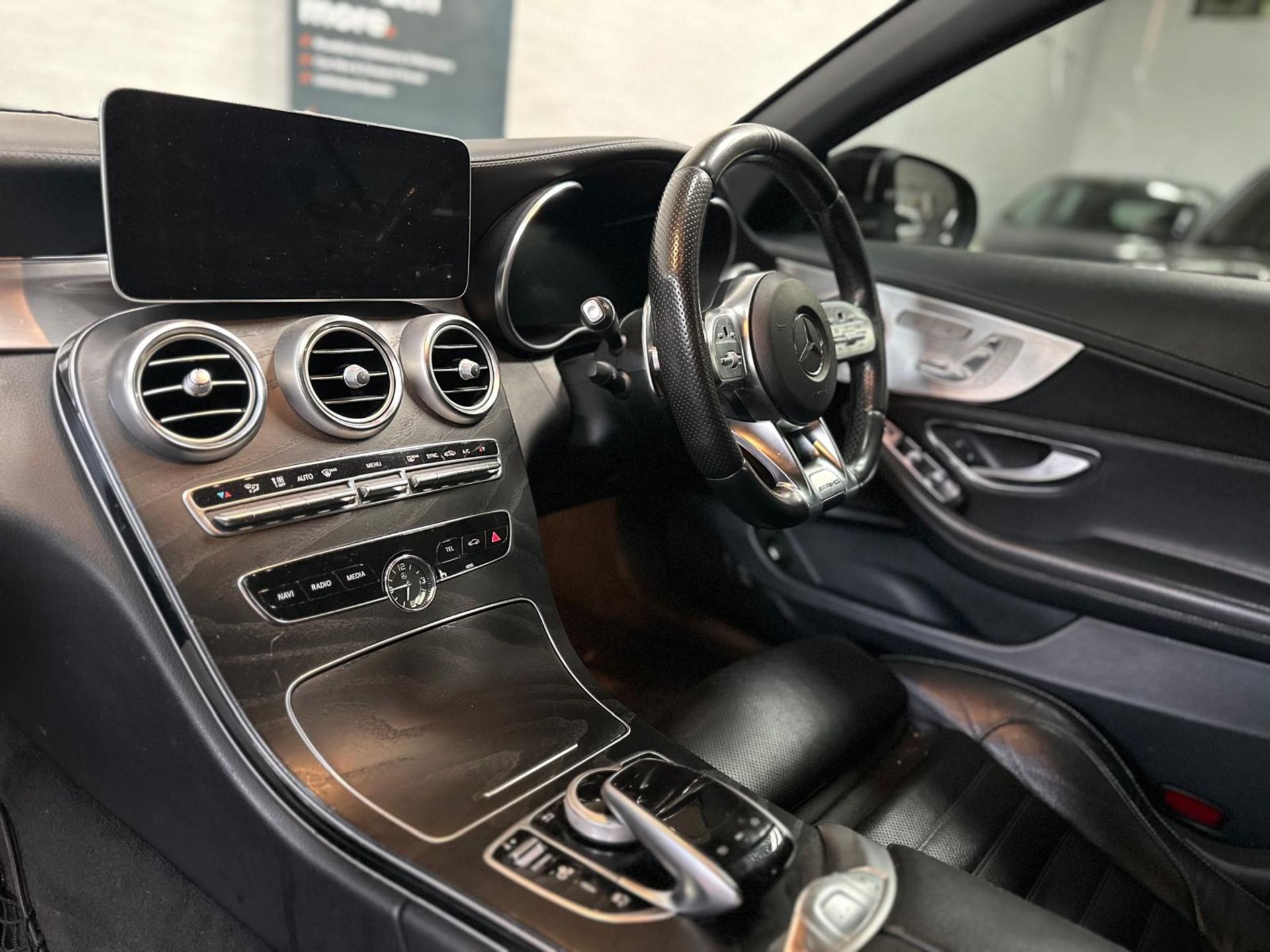 **(ONLY 67K MILEAGE)** 2018 MERCEDES-BENZ C43 AMG PREMIUM PLUS – 3.0L – >>--NO VAT ON HAMMER--<< - Image 12 of 20