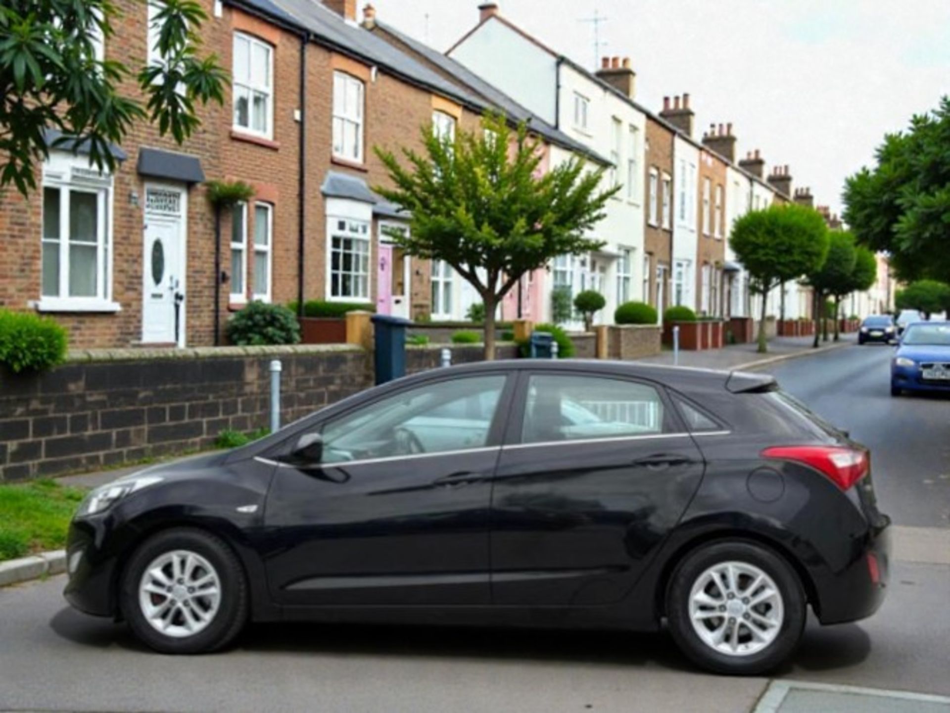 2015 HYUNDAI I30 SE BLUE DRIVE CRDI 1.6 DIESEL MANUAL HATCHBACK BLACK >>--NO VAT ON HAMMER--<< - Image 11 of 40