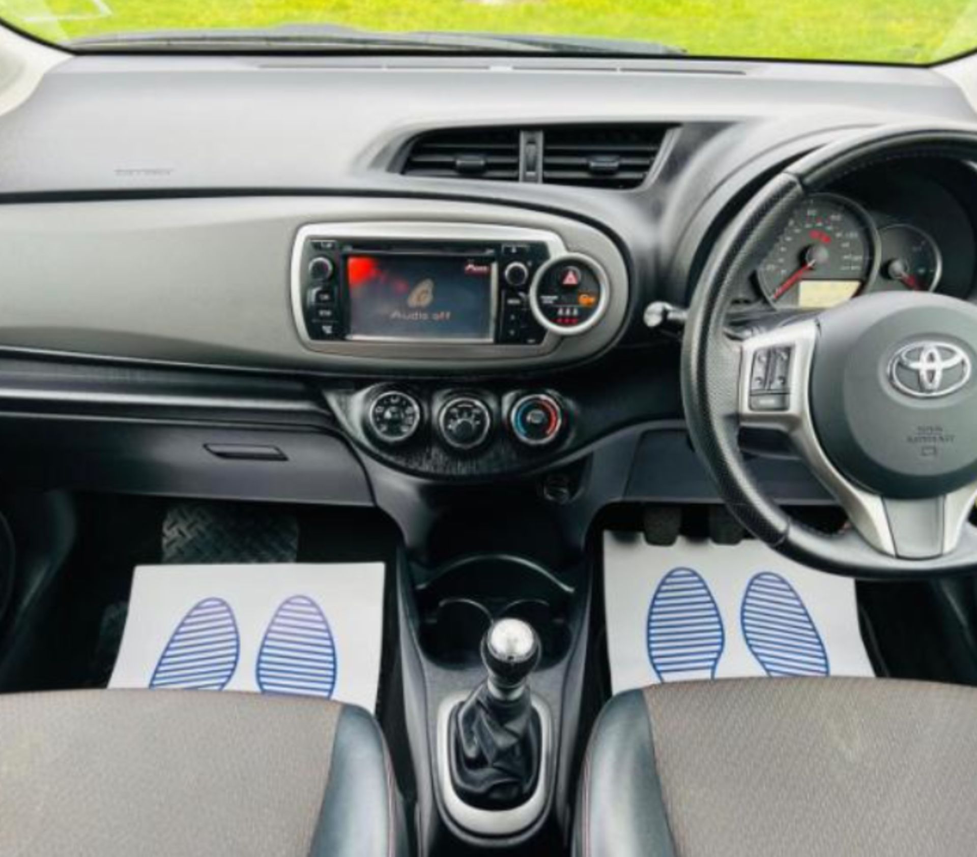 **(ONLY 63K MILEAGE)** 2012 TOYOTA YARIS 1.33 DUAL VVT-I TREND MANUAL >>--NO VAT ON HAMMER--<< - Image 25 of 30