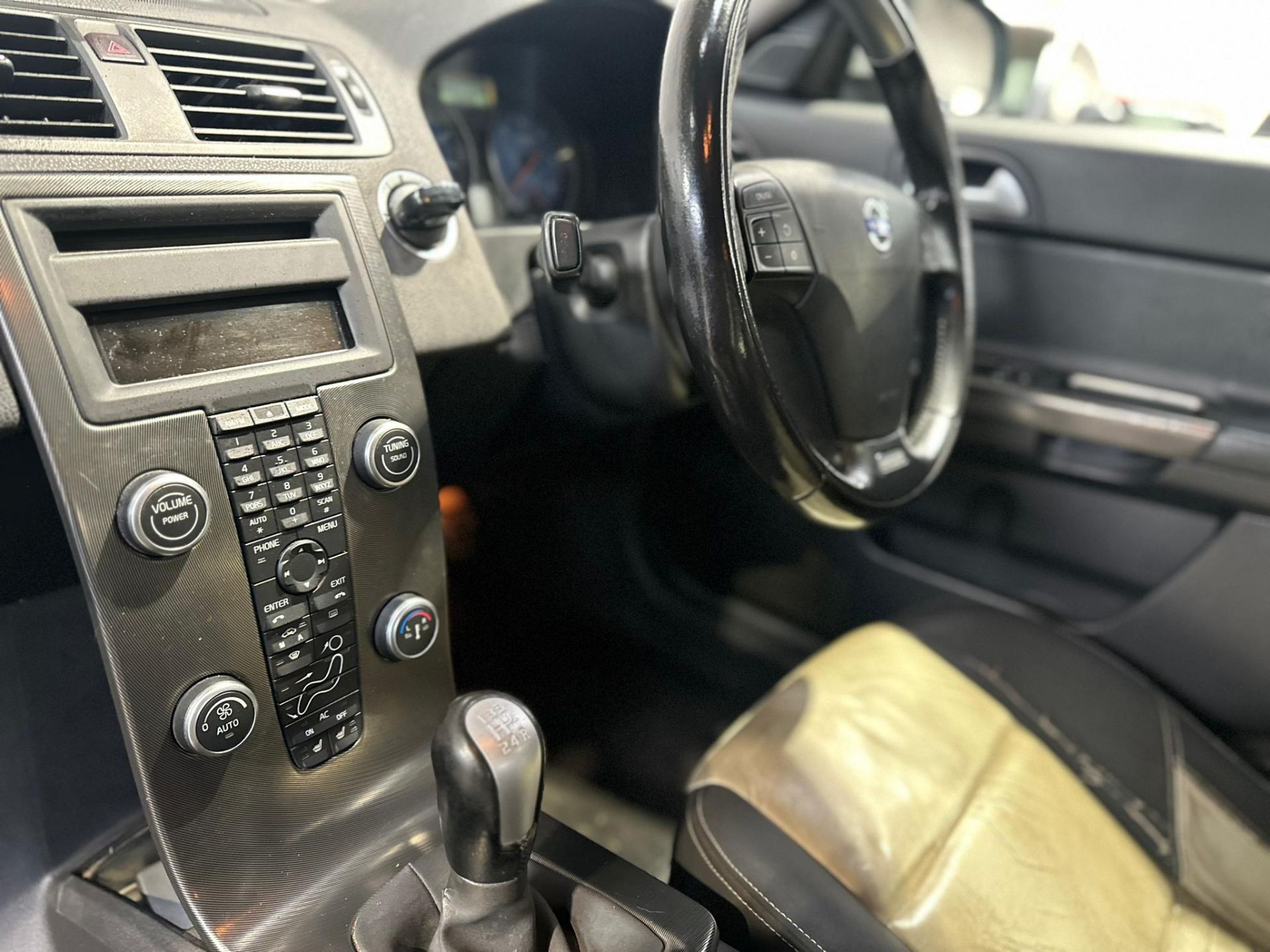 2009 VOLVO V50 R-DESIGN D DRIVE >>--NO VAT ON HAMMER--<< - Image 20 of 23