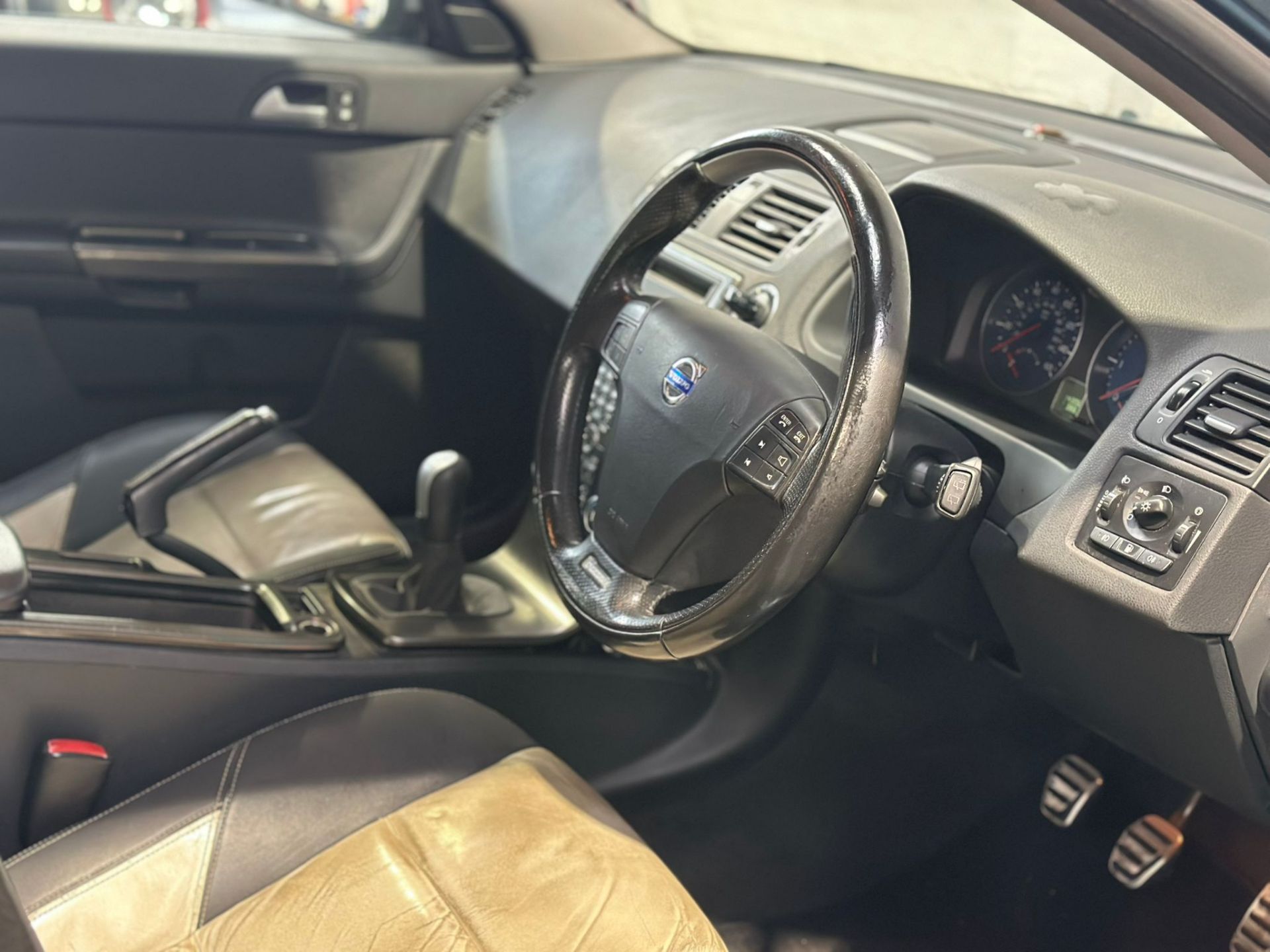 2009 VOLVO V50 R-DESIGN D DRIVE >>--NO VAT ON HAMMER--<< - Image 13 of 23
