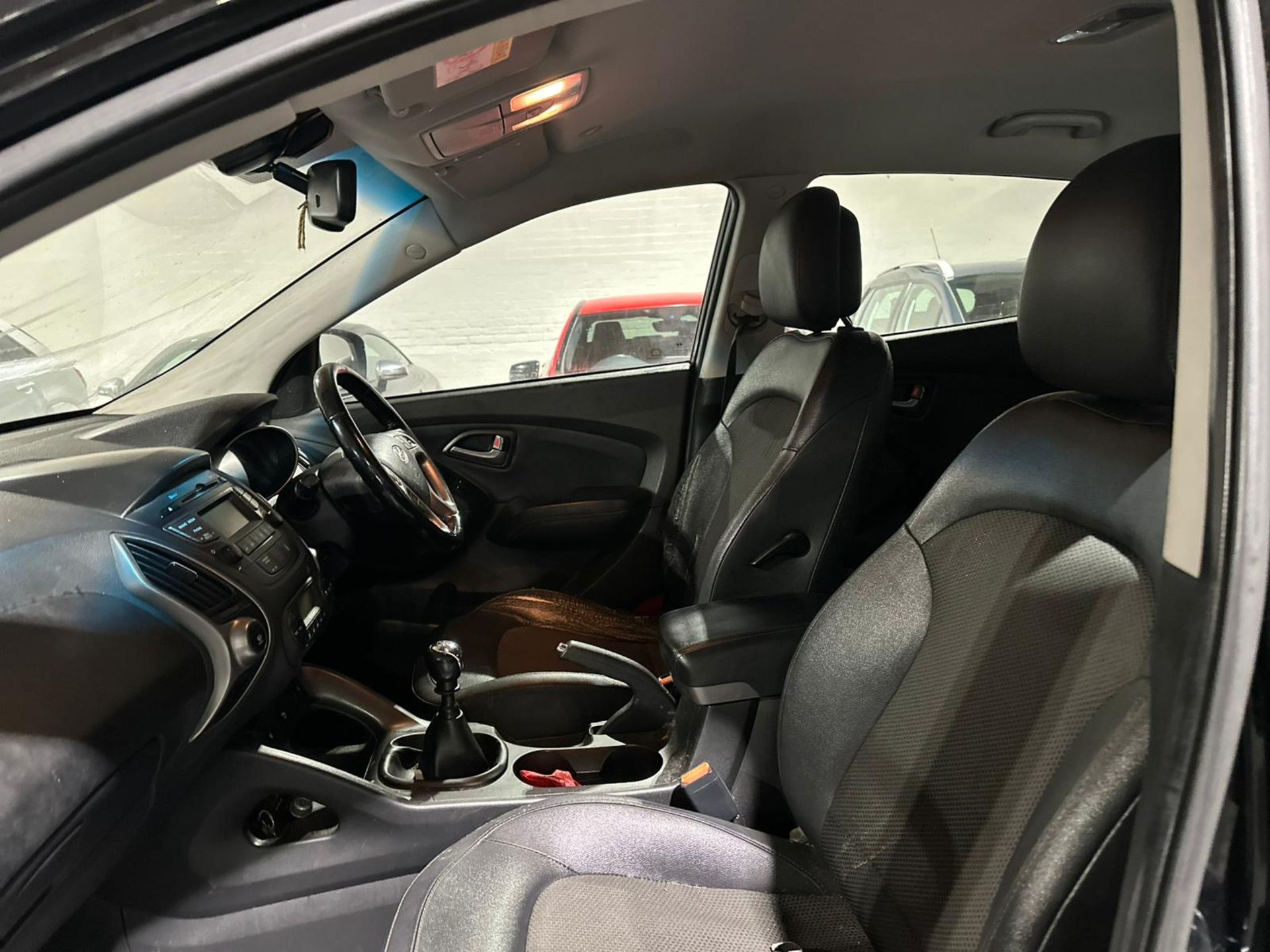 2014 HYUNDAI IX35 SE CRDI – BLACK >>--NO VAT ON HAMMER--<< - Image 13 of 13