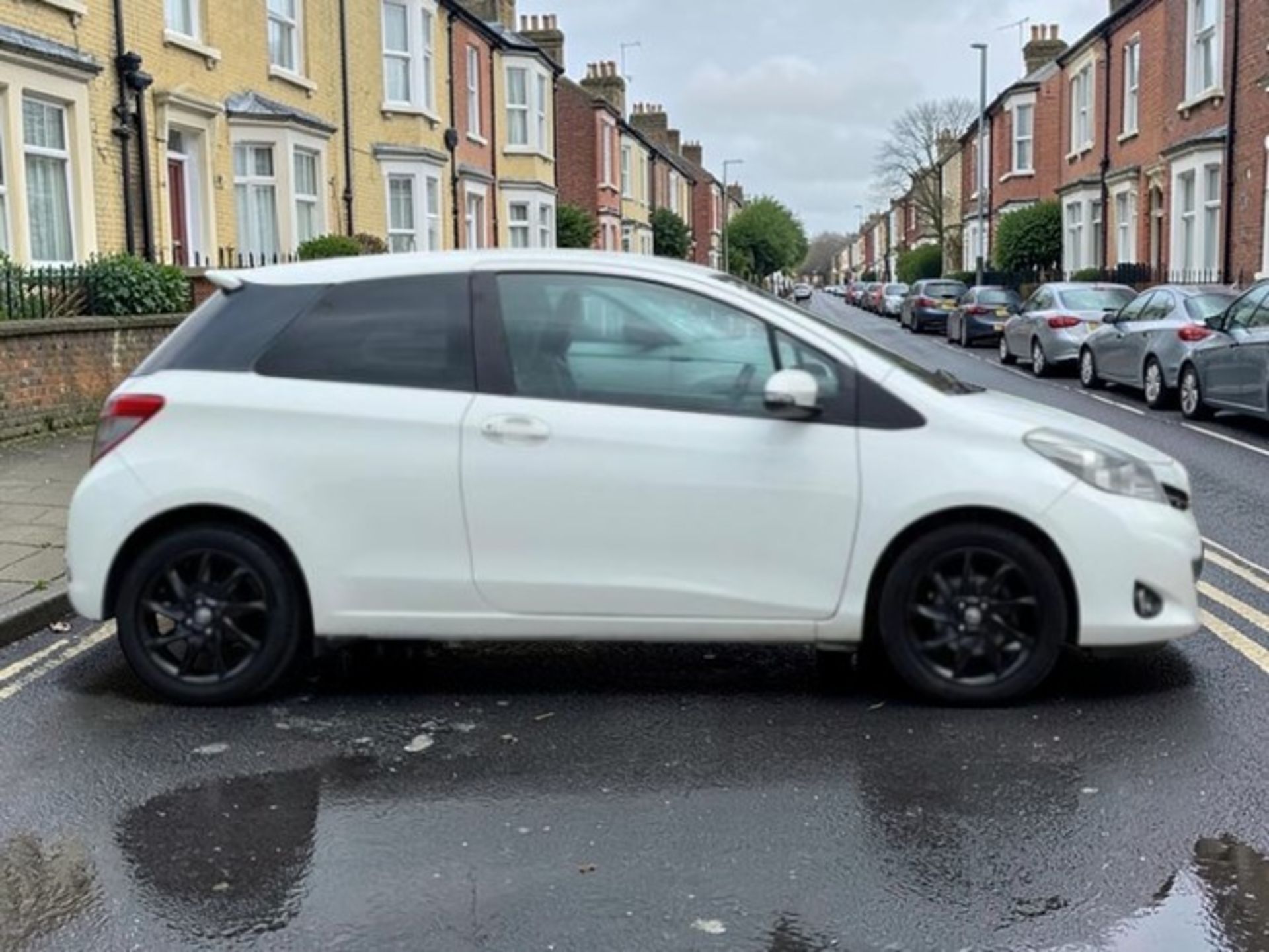 **(ONLY 63K MILEAGE)** 2012 TOYOTA YARIS 1.33 DUAL VVT-I TREND MANUAL >>--NO VAT ON HAMMER--<< - Image 9 of 30