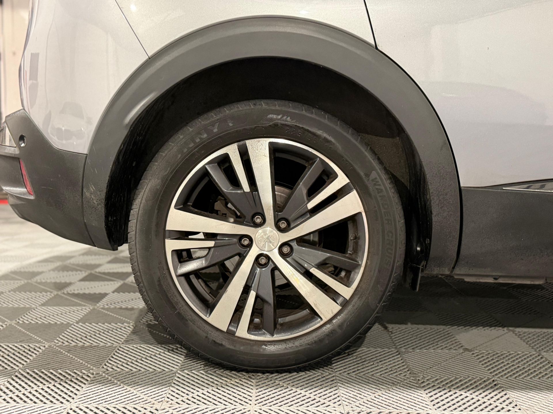 **(ONLY 69K MILEAGE)** 2018 PEUGEOT 3008 ALLURE S/S 1.2 PURETECH MANUAL >>--NO VAT ON HAMMER--<< - Image 28 of 28