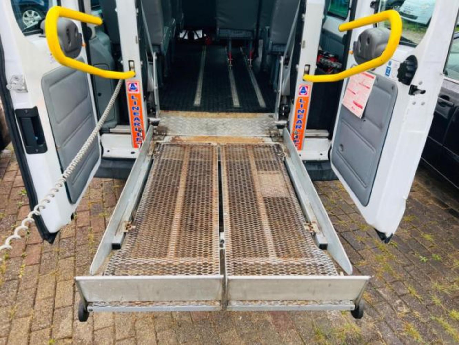 2011 FORD TRANSIT 2.4 TDCI 350 DURATORQ RWD L3 H2 MINIBUS >>--NO VAT ON HAMMER--<< - Image 43 of 46