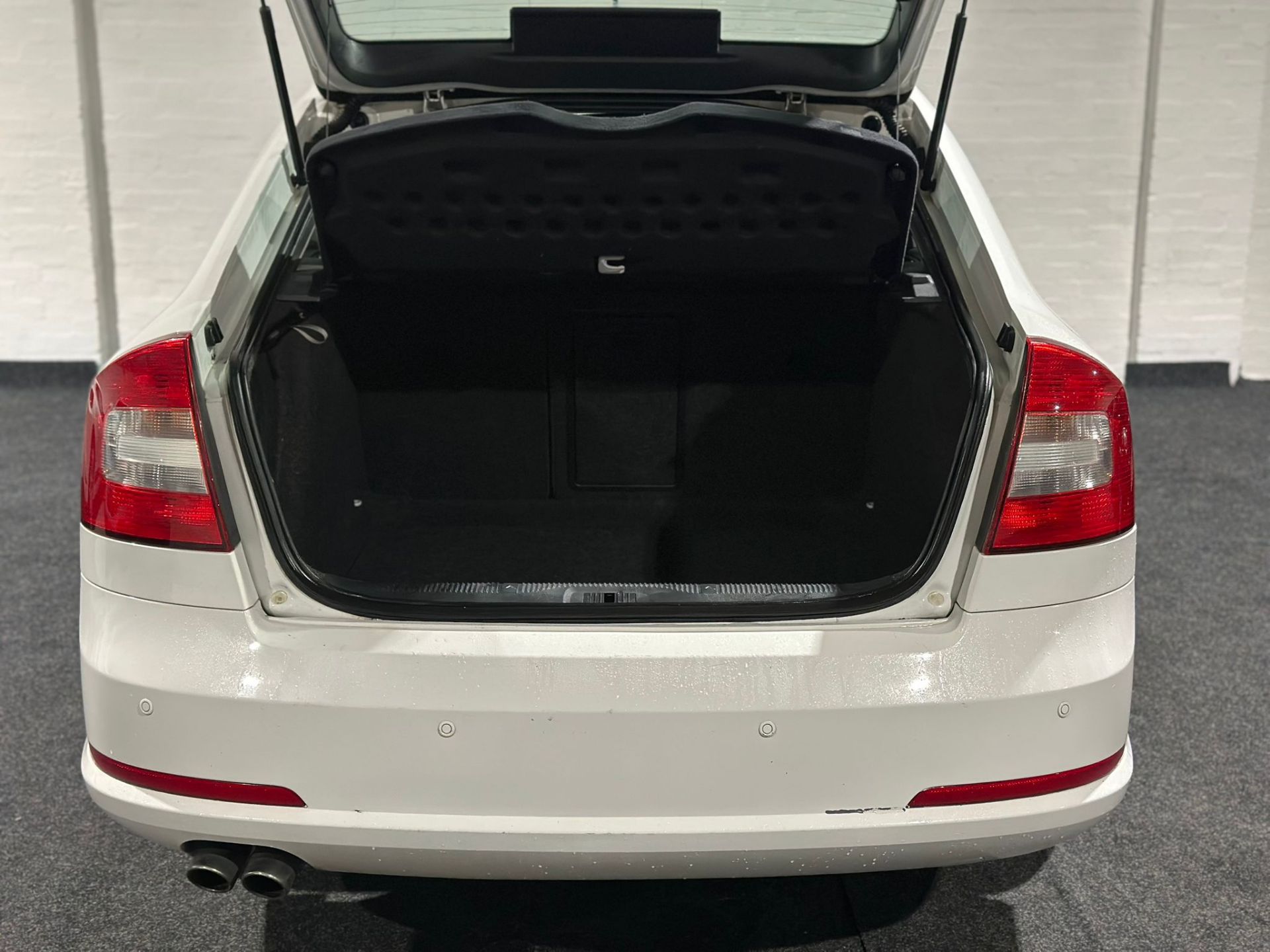 2012 SKODA OCTAVIA VRS TDI CR 2.0 MANUAL HATCHBACK >>--NO VAT ON HAMMER--<< - Image 18 of 43