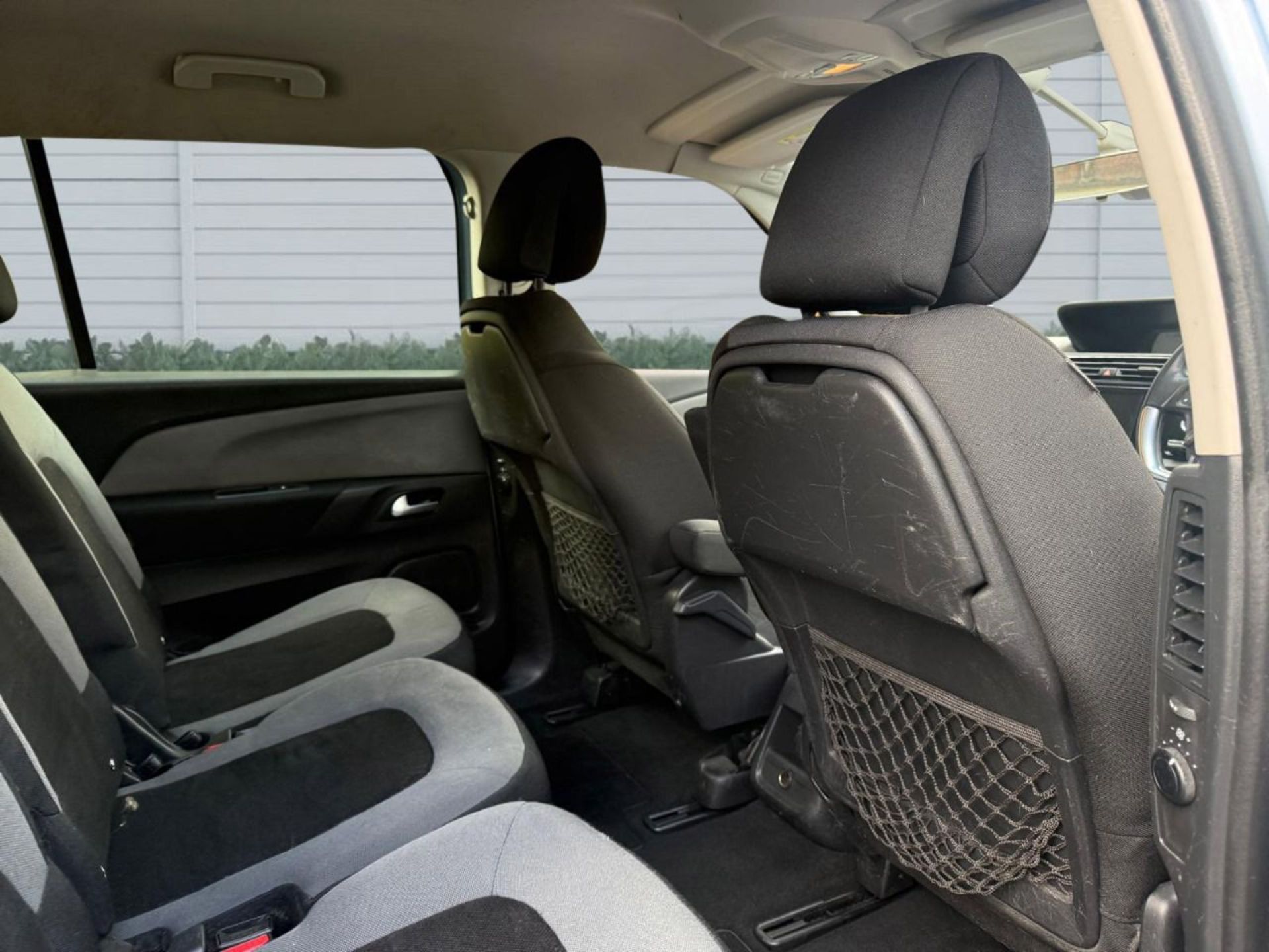 2015 CITROEN GRAND C4 PICASSO 1.6 E-HDI VTR >>--NO VAT ON HAMMER--<< - Image 16 of 32