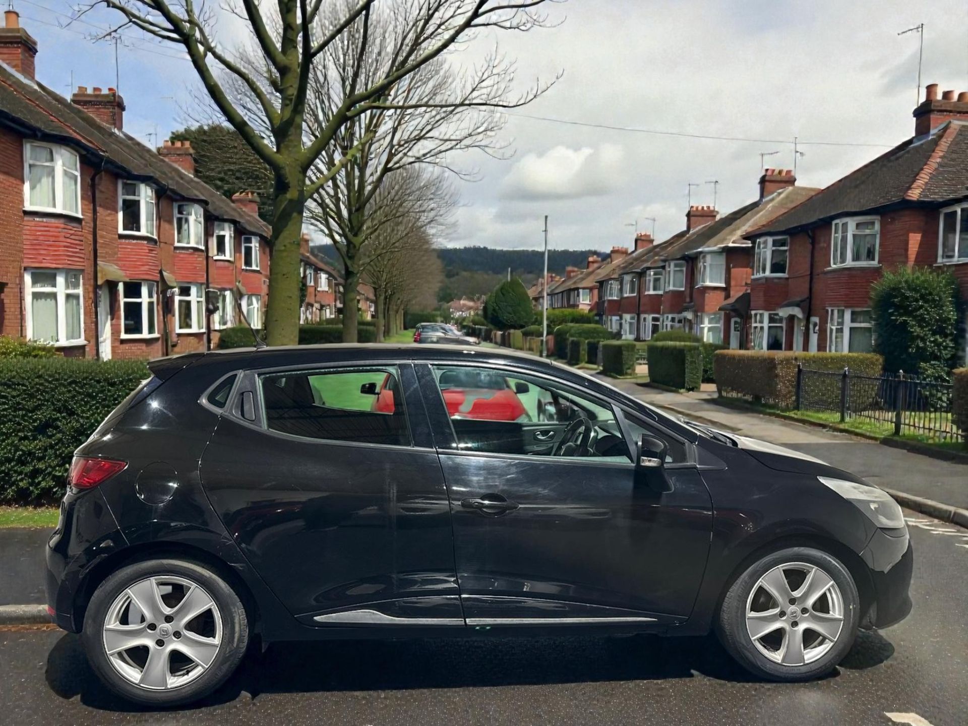 2016 RENAULT CLIO DYNAMIQUE NAV 16V – BLACK >>--NO VAT ON HAMMER--<< - Image 8 of 35