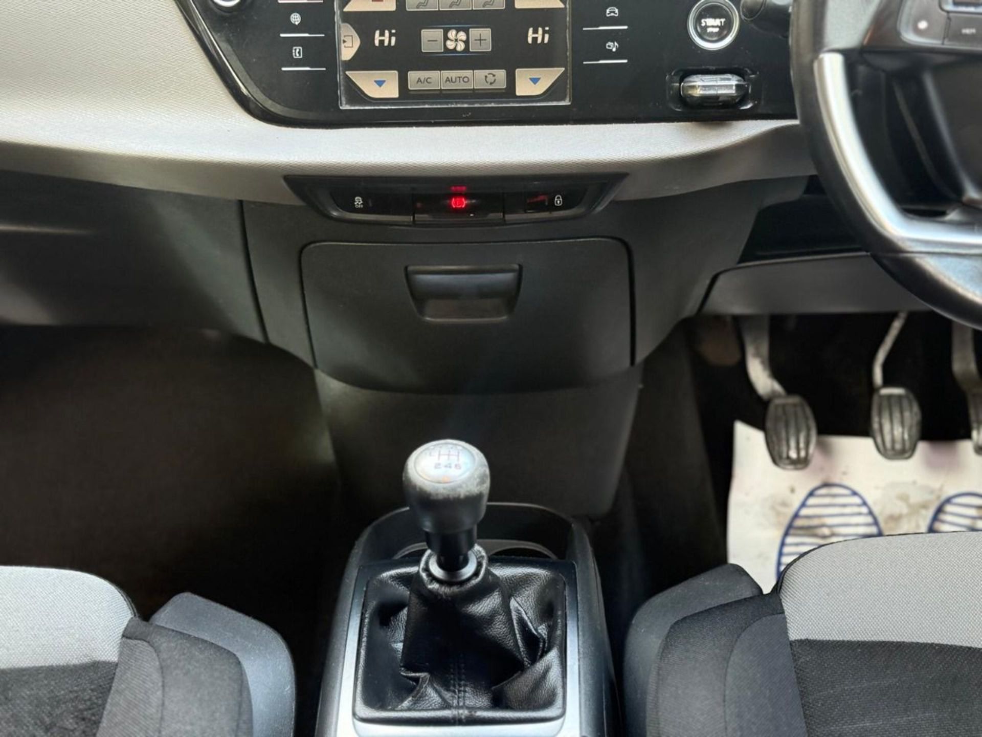 2015 CITROEN GRAND C4 PICASSO 1.6 E-HDI VTR >>--NO VAT ON HAMMER--<< - Image 31 of 32