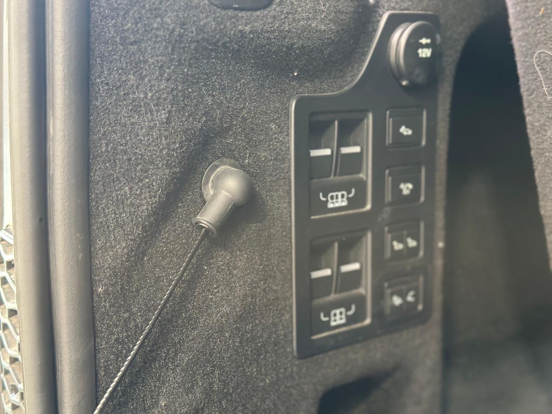 **(ONLY 76K MILEAGE)** 2017 LAND ROVER DISCOVERY HSE >>--NO VAT ON HAMMER--<< - Image 38 of 47