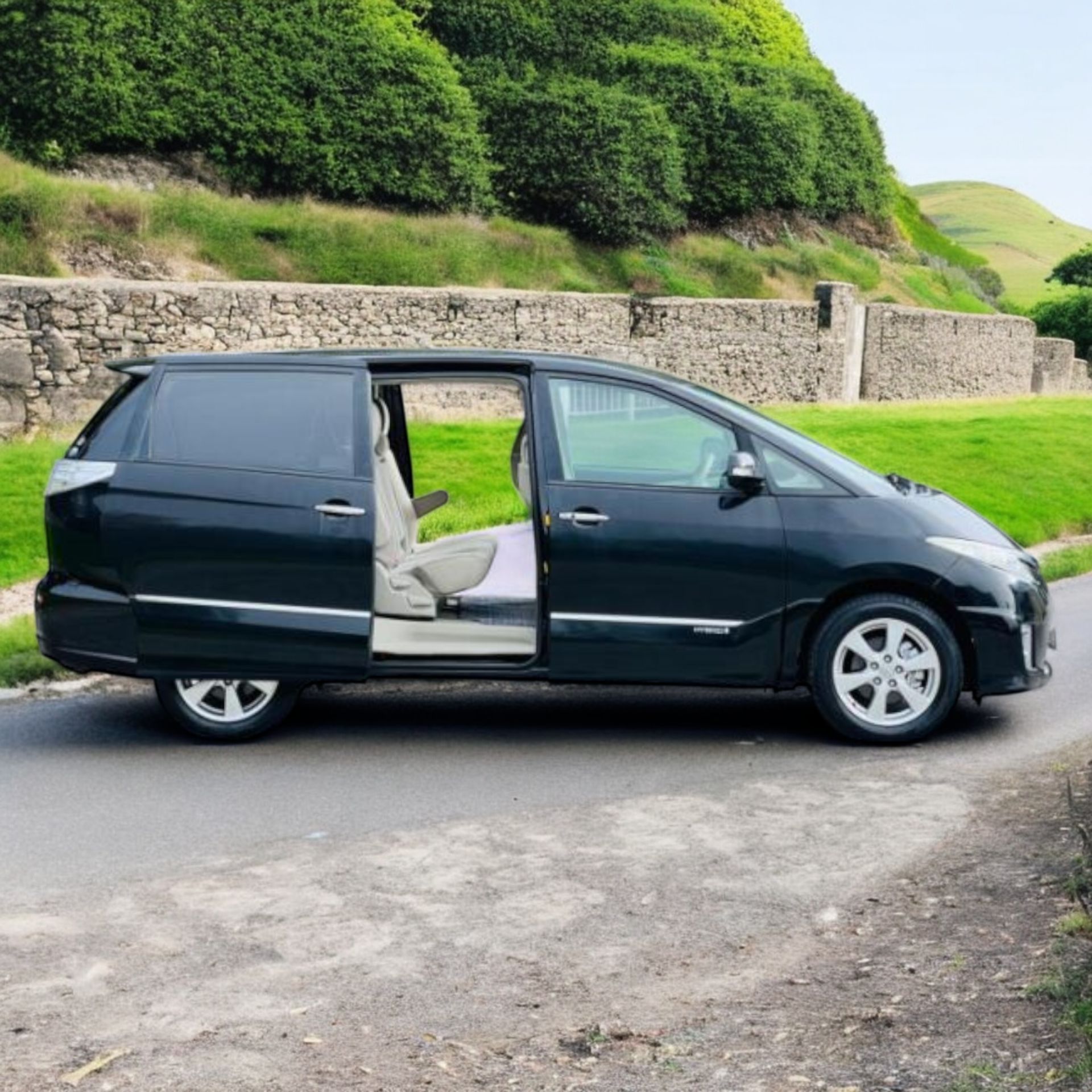 2009 TOYOTA ESTIMA 2.4 PETROL HYBRID AUTOMATIC 4WD 8-SEATER MPV >>--NO VAT ON HAMMER--<< - Image 4 of 44