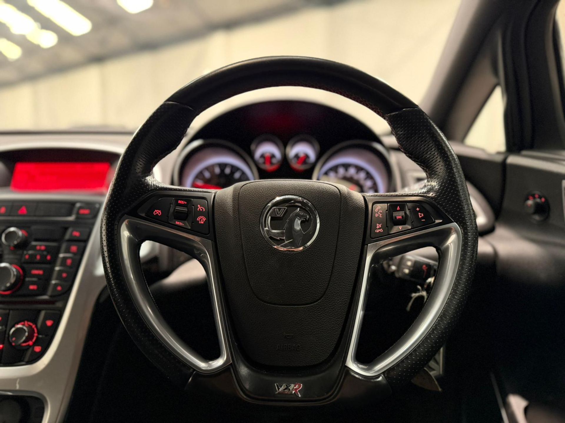 **(ONLY 97K MILEAGE)** 2014 VAUXHALL ASTRA VXR 2.0T PETROL MANUAL >>--NO VAT ON HAMMER--<< - Image 16 of 21