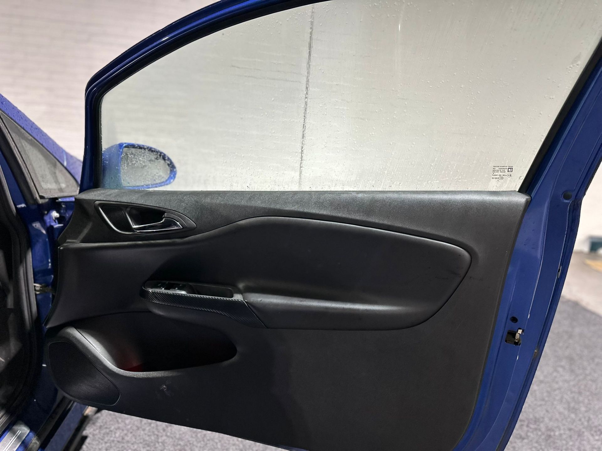 **(ONLY 72K MILEAGE)** 2015 VAUXHALL CORSA VXR 1.6L MANUAL PETROL BLUE >>--NO VAT ON HAMMER--<< - Image 28 of 31