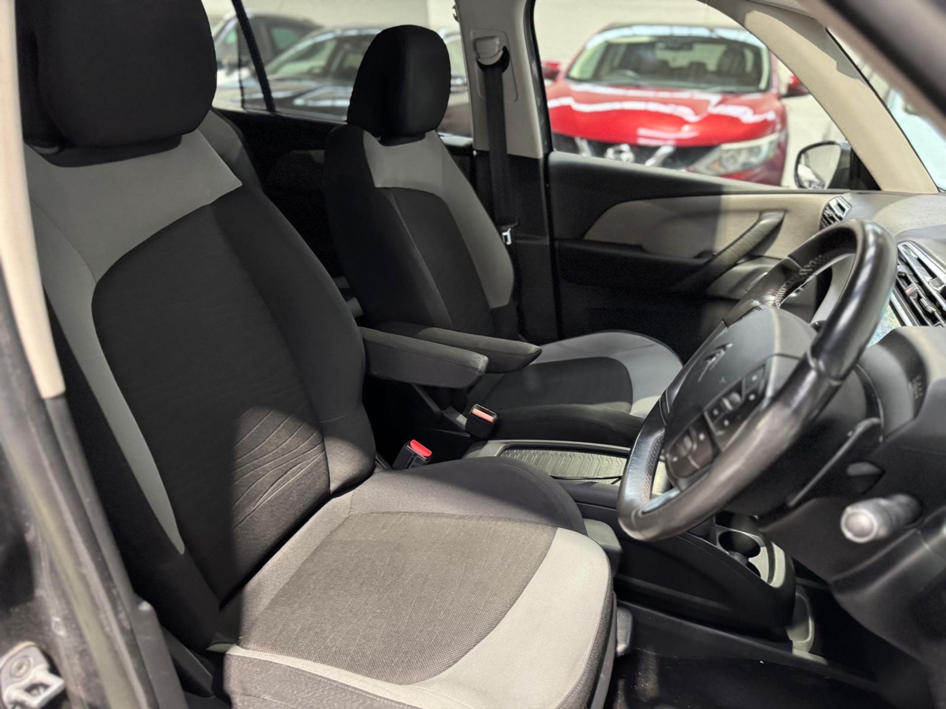 2014 CITROËN C4 GRAND PICASSO EXC AIR EHDI S-A – 1.6L DIESEL MPV, SEMI-AUTO >>--NO VAT ON HAMMER--<< - Image 13 of 21