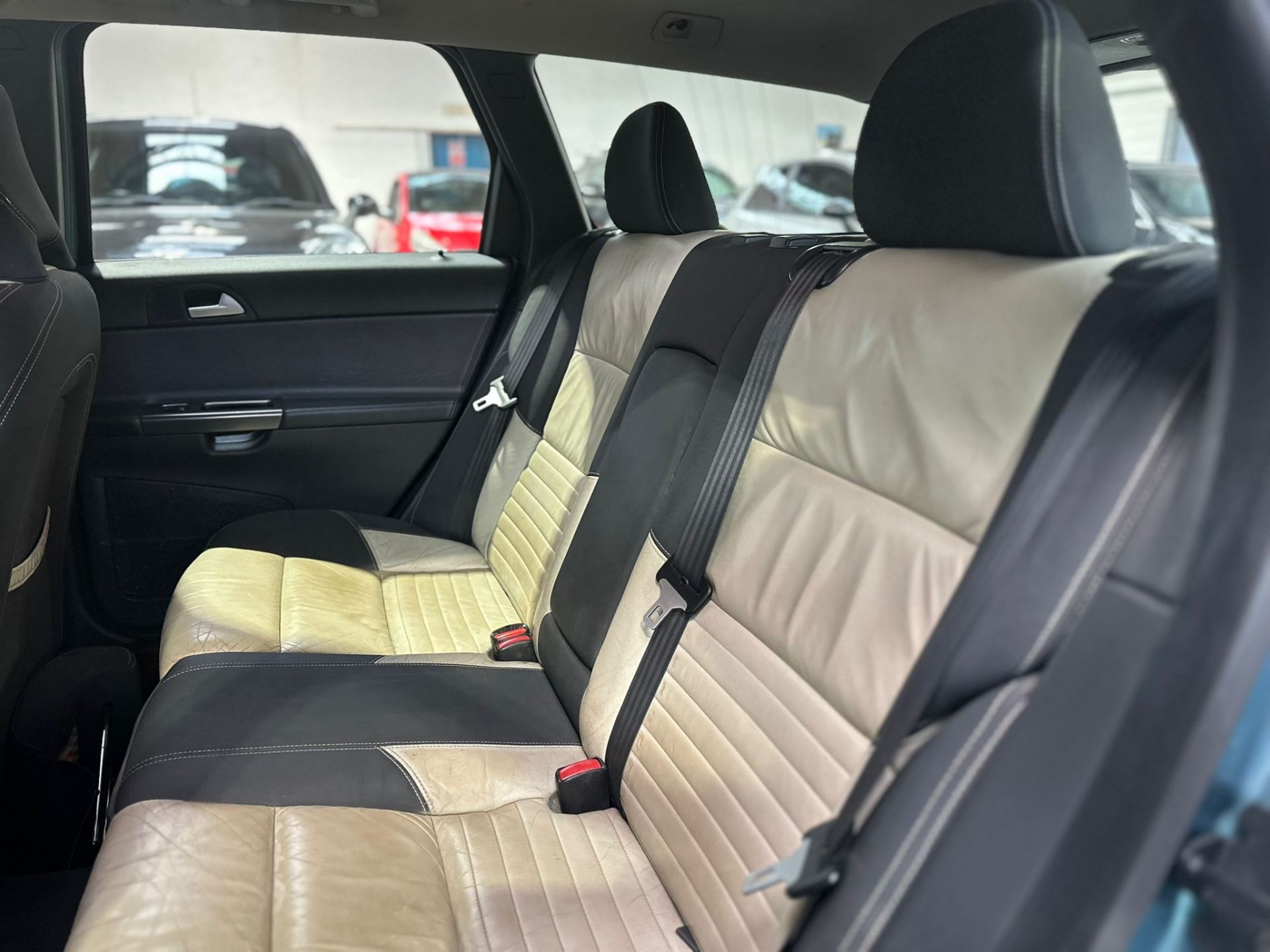 2009 VOLVO V50 R-DESIGN D DRIVE >>--NO VAT ON HAMMER--<< - Image 15 of 23