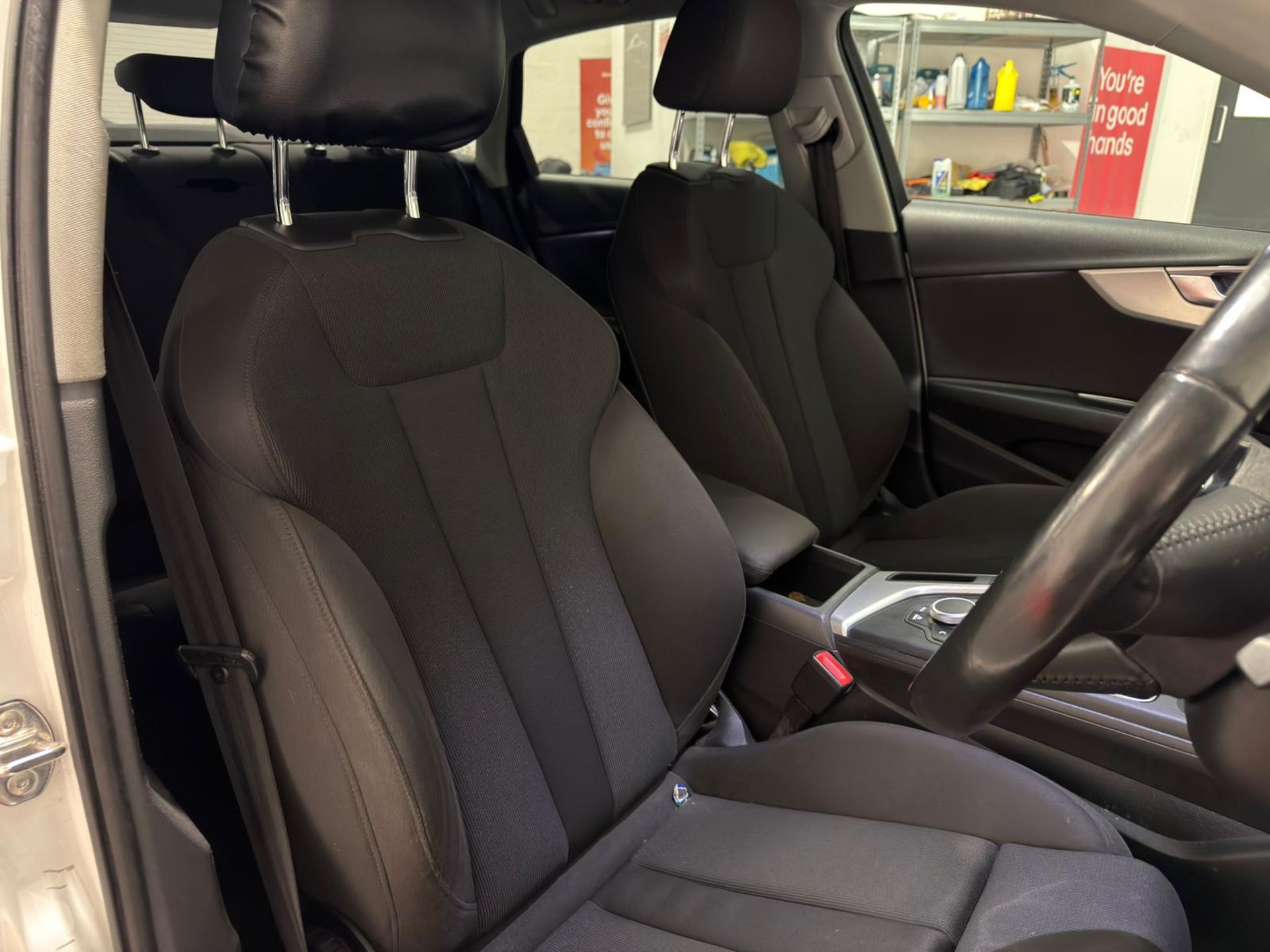 **(ONLY 109K MILEAGE)** 2017 AUDI A4 SE ULTRA TDI 1968CC DIESEL MANUAL >>--NO VAT ON HAMMER--<< - Image 13 of 29