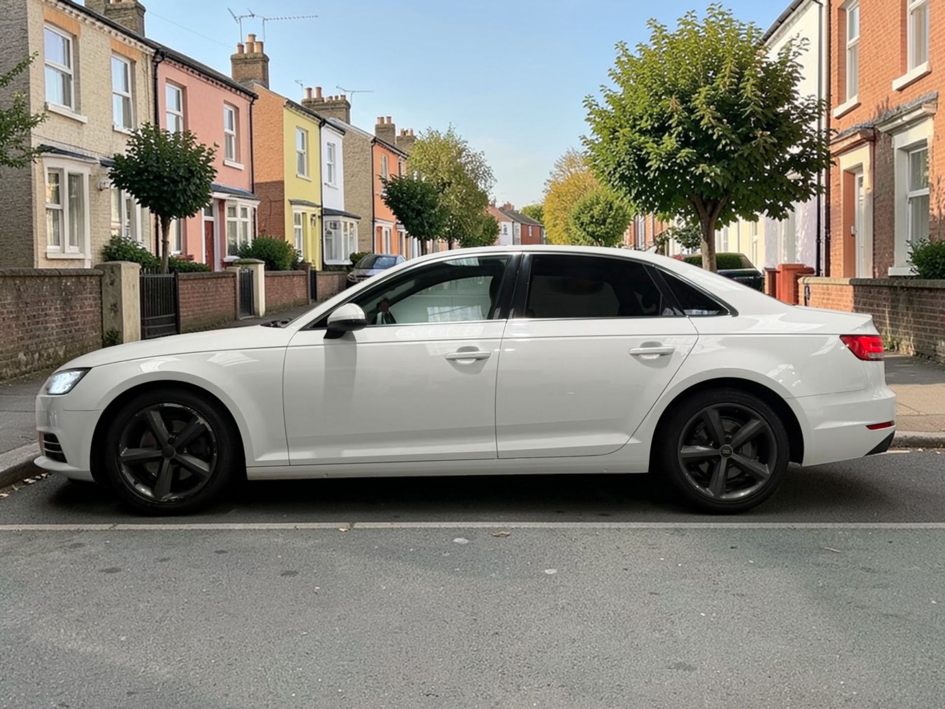 **(ONLY 109K MILEAGE)** 2017 AUDI A4 SE ULTRA TDI 1968CC DIESEL MANUAL >>--NO VAT ON HAMMER--<< - Image 9 of 29