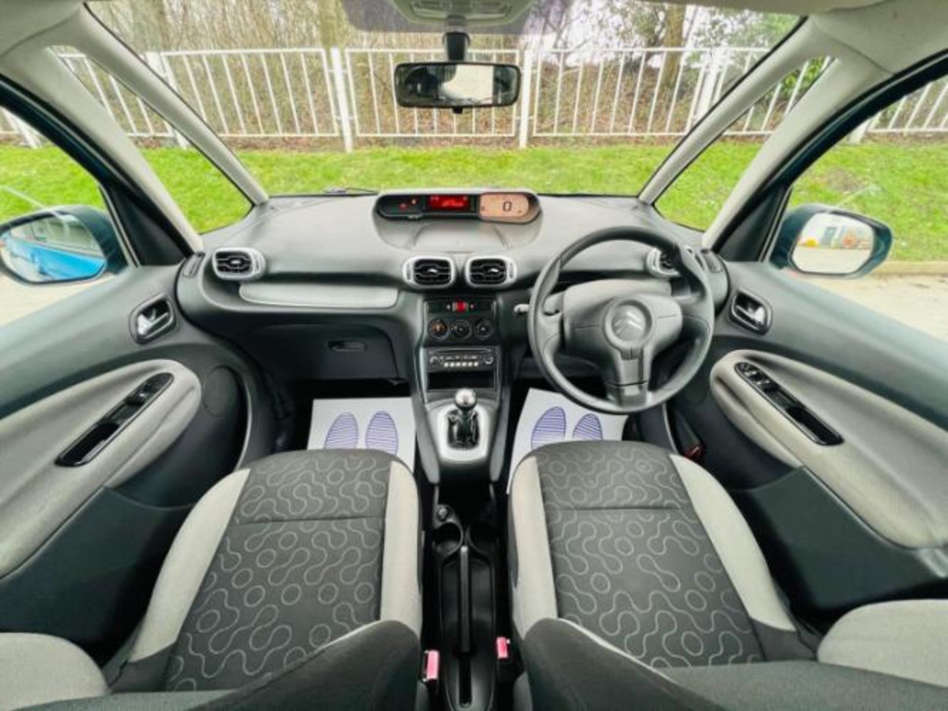 **(ONLY 120K MILEAGE)** 2010 CITROEN C3 PICASSO VTR PLUS HDI 1.6 DIESEL >>--NO VAT ON HAMMER--<< - Image 21 of 29
