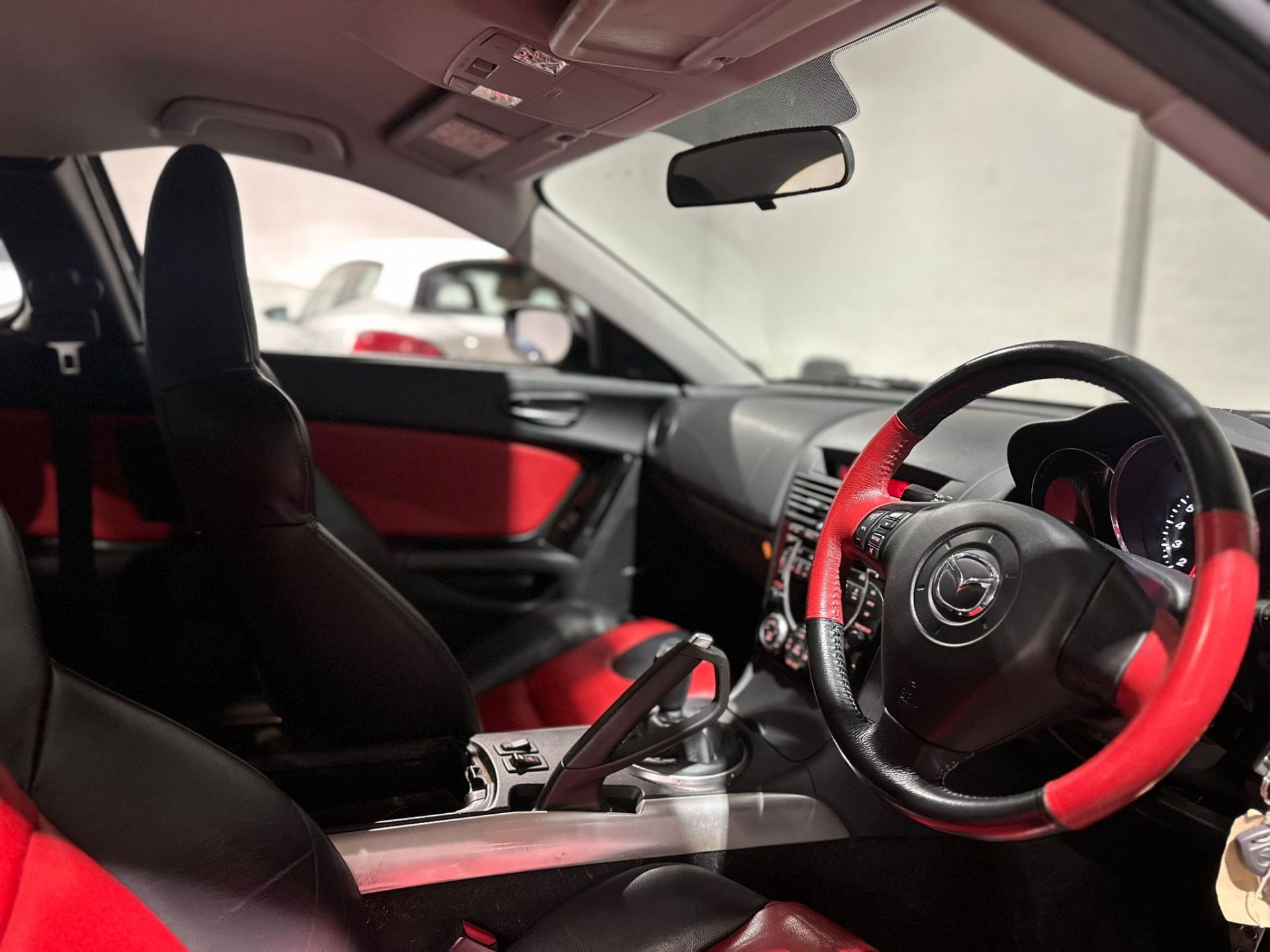 **(ONLY 56K MILEAGE)** 2006 MAZDA RX-8 231 PS COUPE, BLACK, 2 KEEPERS >>--NO VAT ON HAMMER--<< - Image 18 of 26