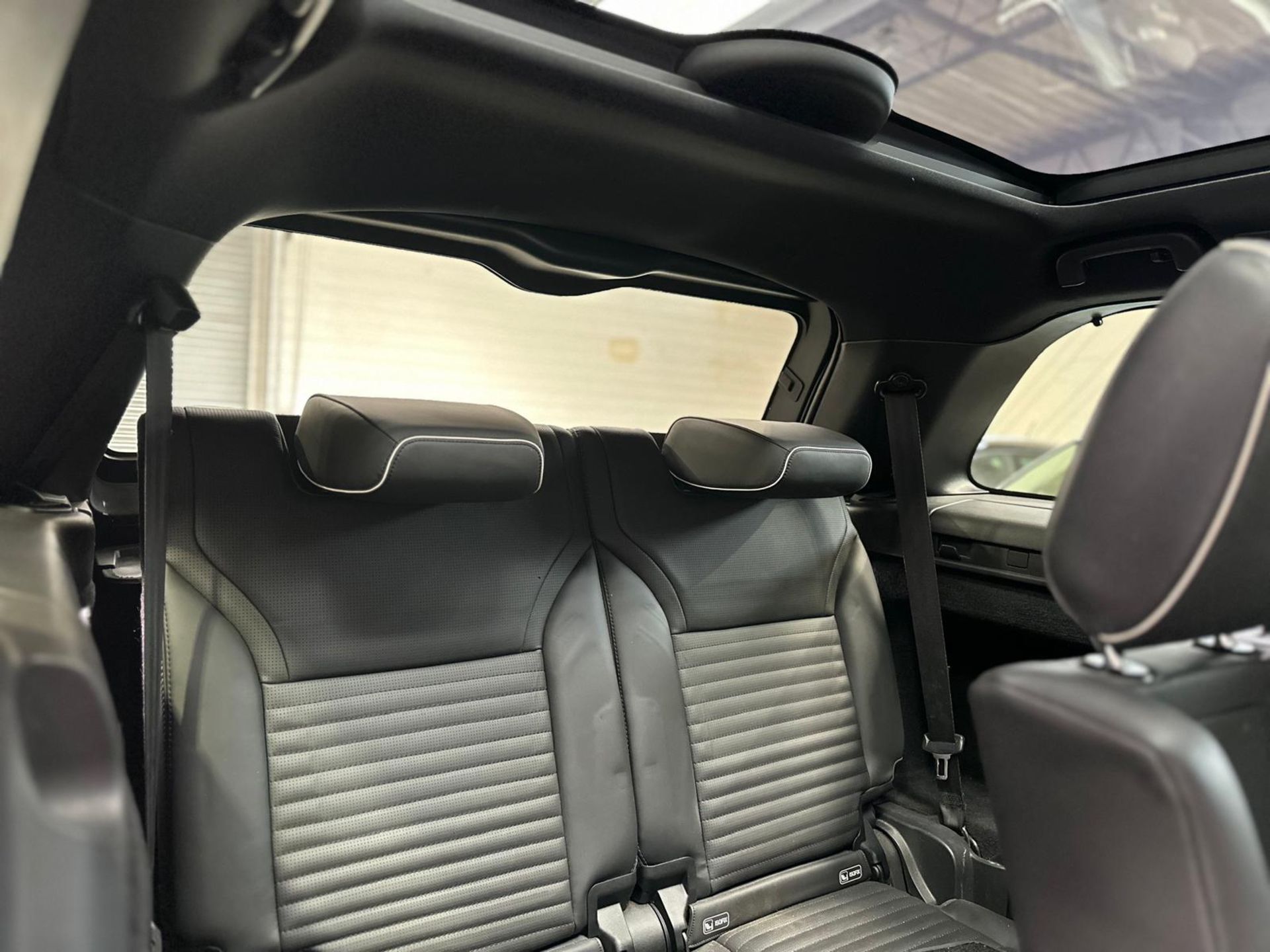 **(ONLY 76K MILEAGE)** 2017 LAND ROVER DISCOVERY HSE >>--NO VAT ON HAMMER--<< - Image 16 of 47